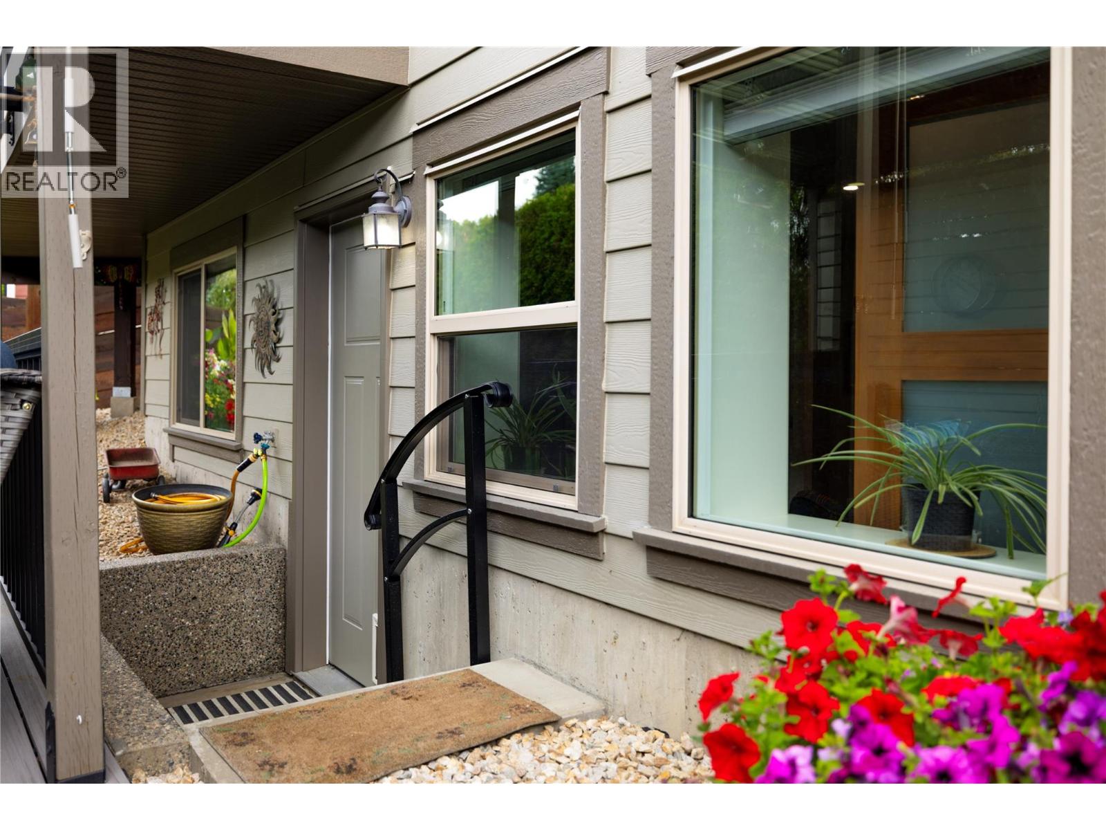 3535 Wood Avenue Unit# 6, Armstrong