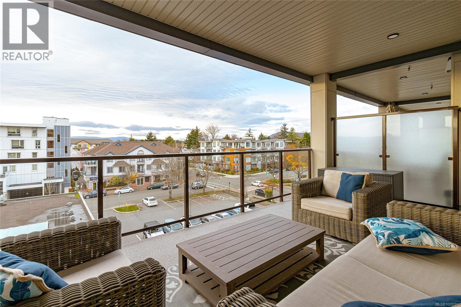 411 2461 Sidney Avenue, Sidney