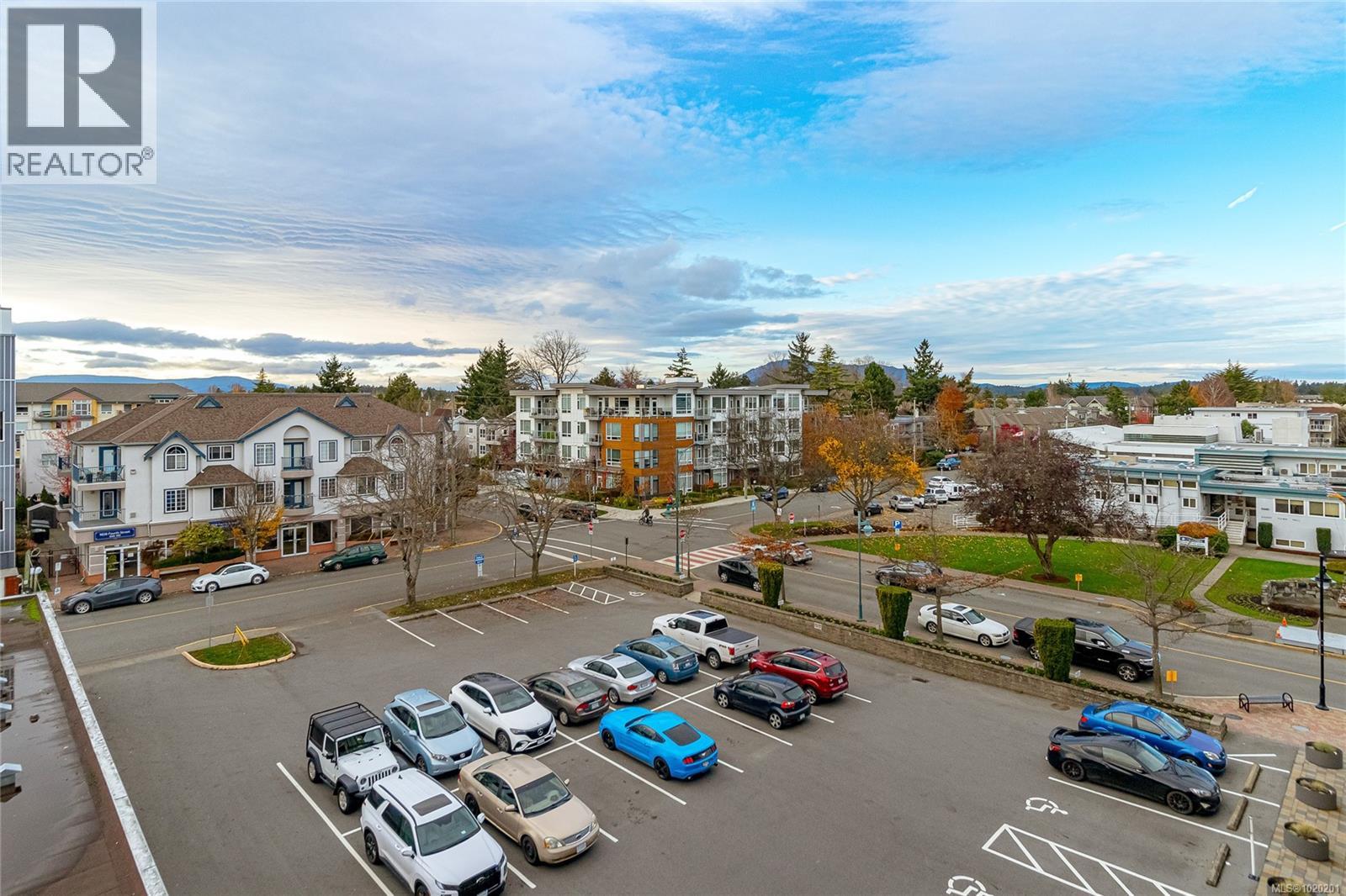 411 2461 Sidney Avenue, Sidney