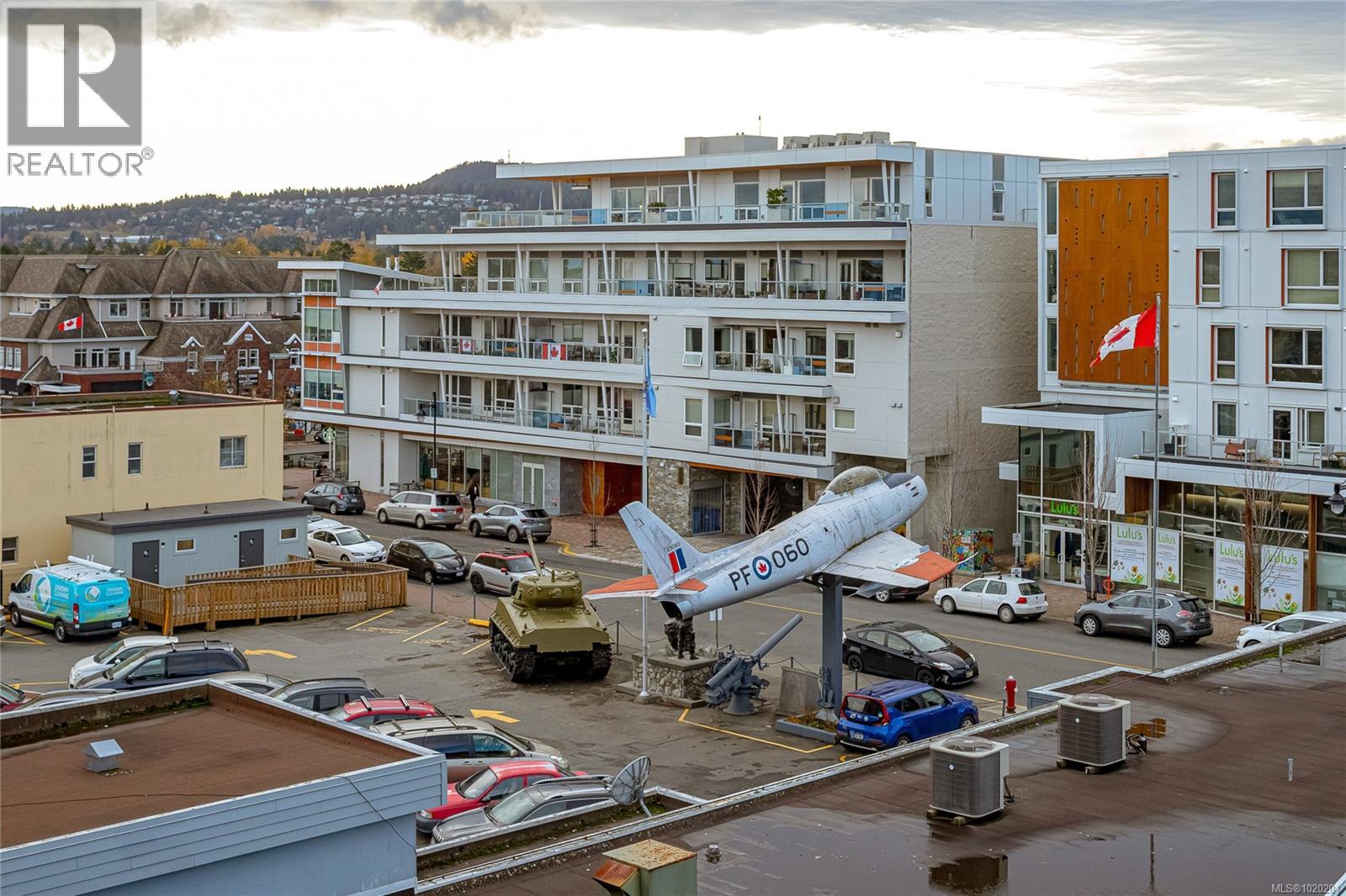 411 2461 Sidney Avenue, Sidney