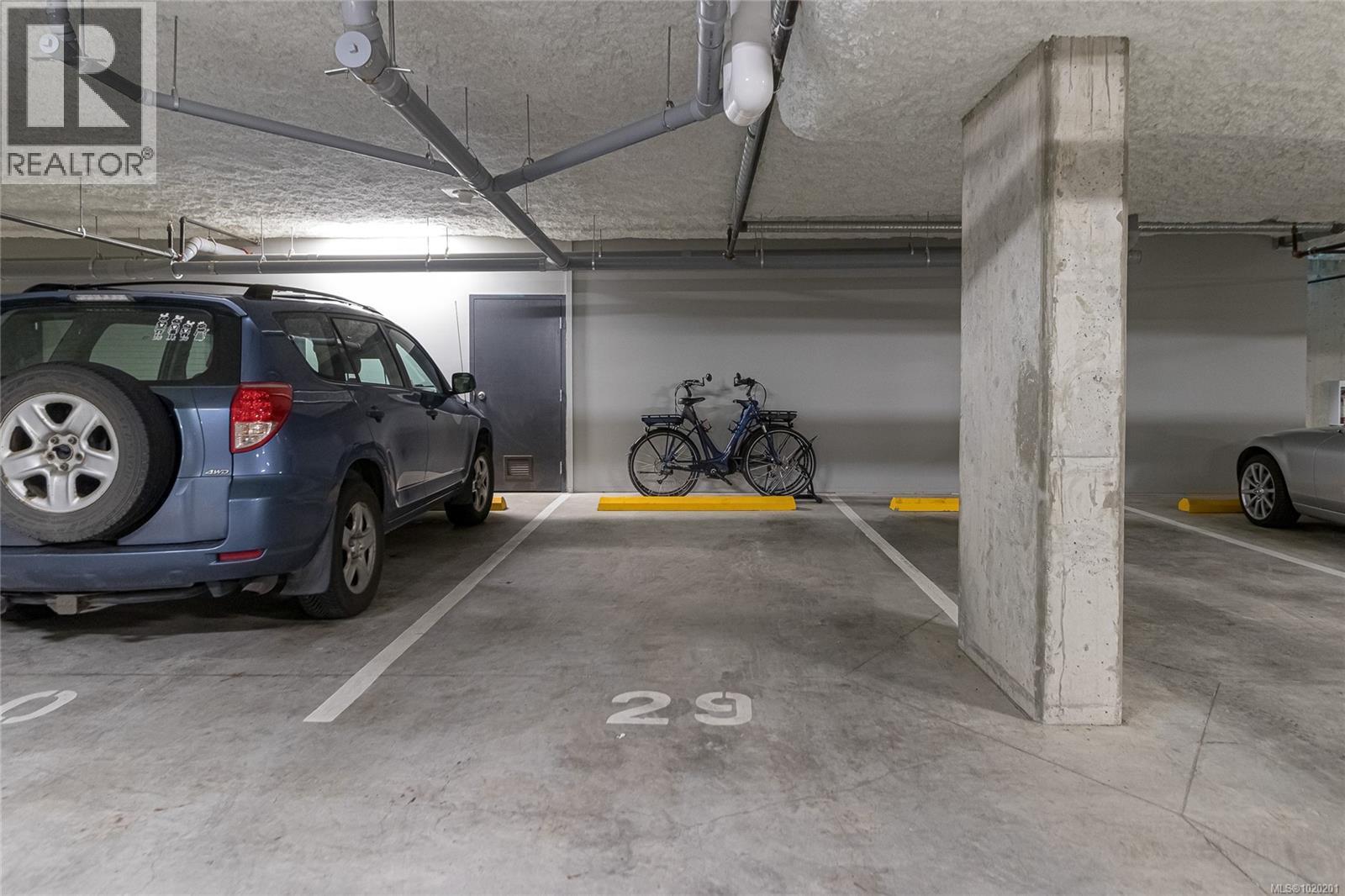 411 2461 Sidney Avenue, Sidney