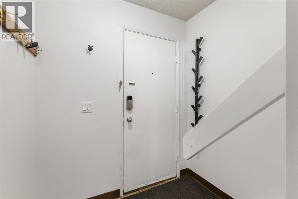 Single Family House for Sale in    Avenue NW Huntington Hills Calgary 