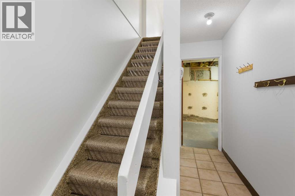 Single Family House for Sale in    Avenue NW Huntington Hills Calgary 