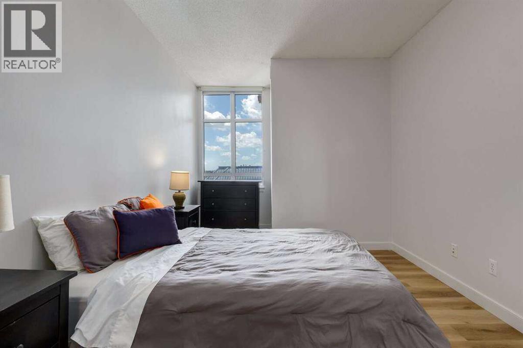 Single Family House for Sale in   Lake Fraser Drive SE Lake Bonavista Calgary 