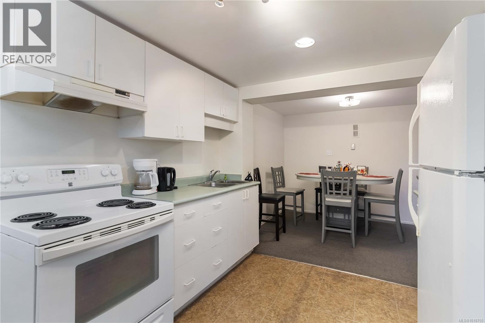  1742 Denman Street, Victoria