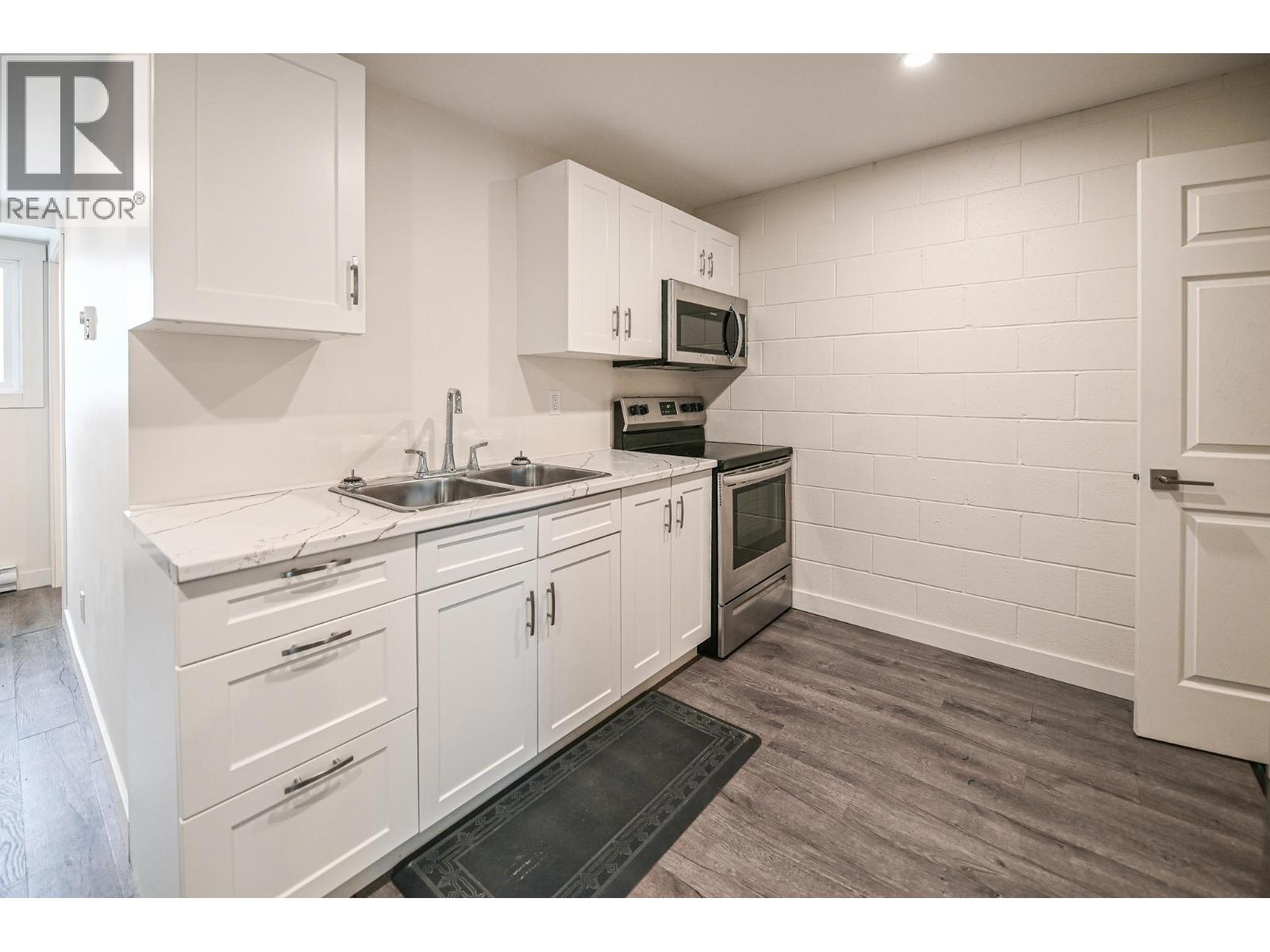  9418 Airport Access Road, Cranbrook