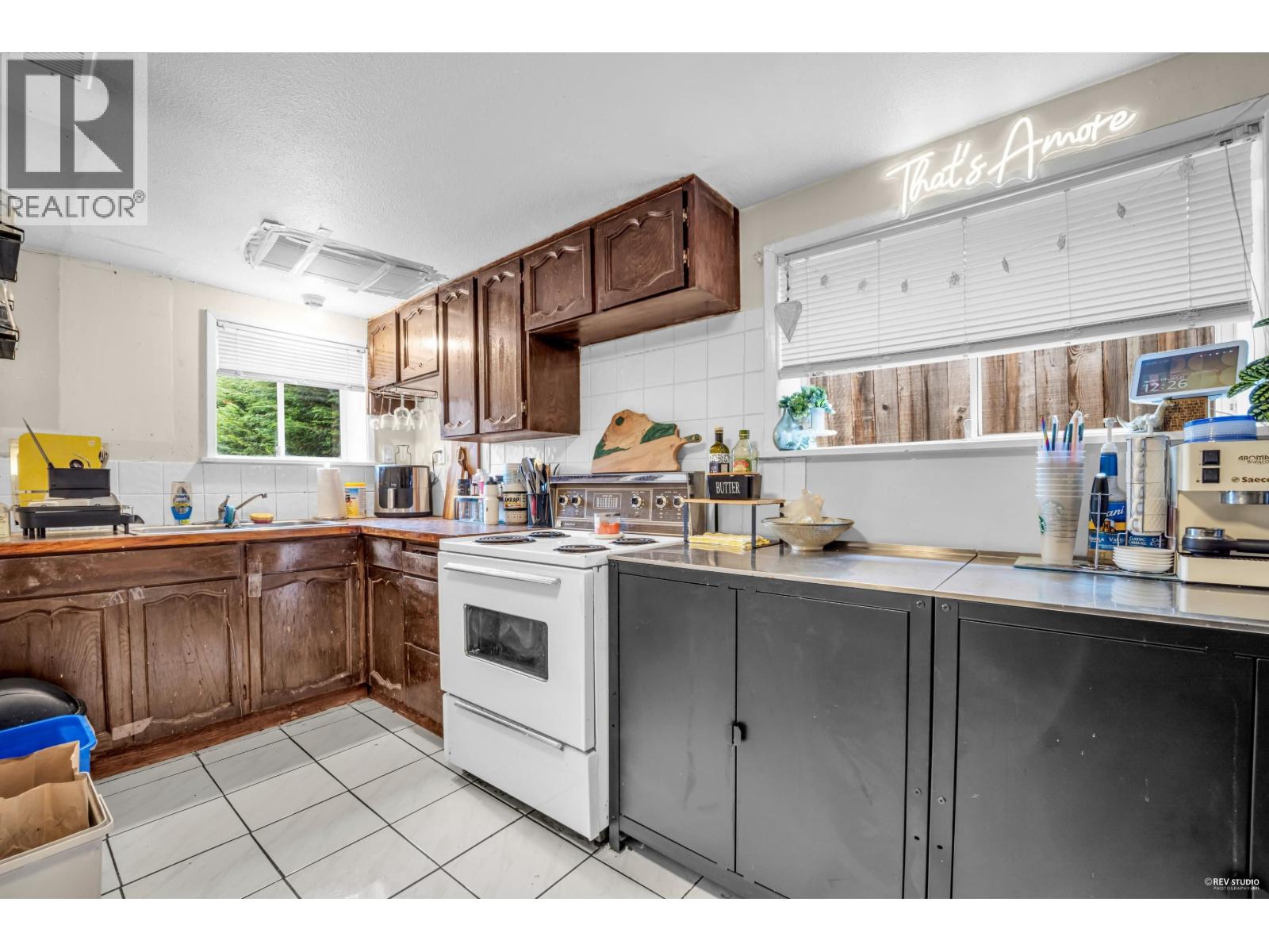 4307 VENABLES STREET, Burnaby