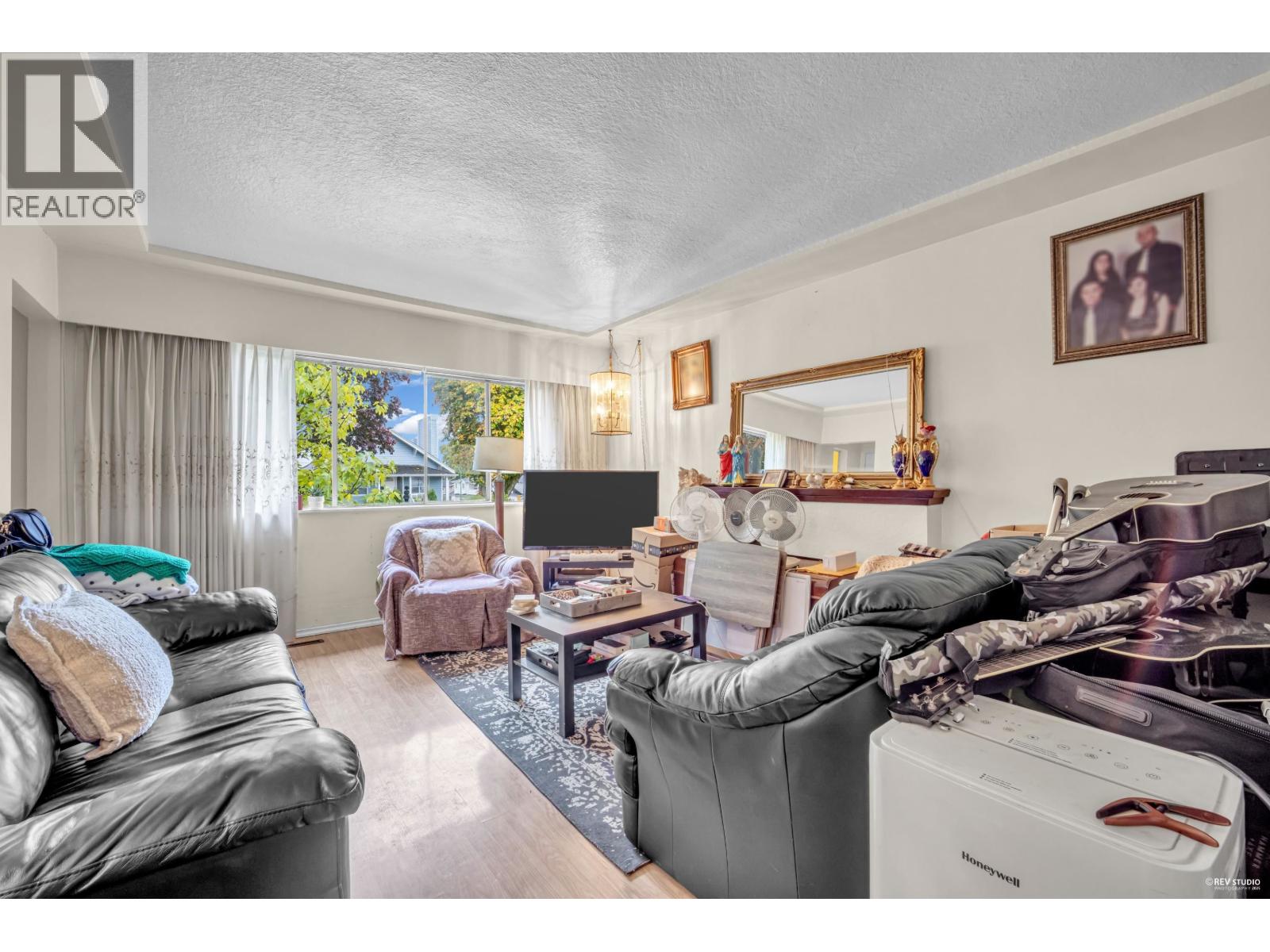 4307 VENABLES STREET, Burnaby