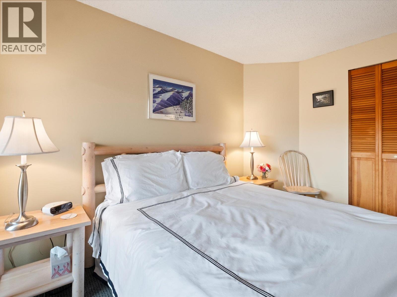 301 2050 LAKE PLACID ROAD, Whistler