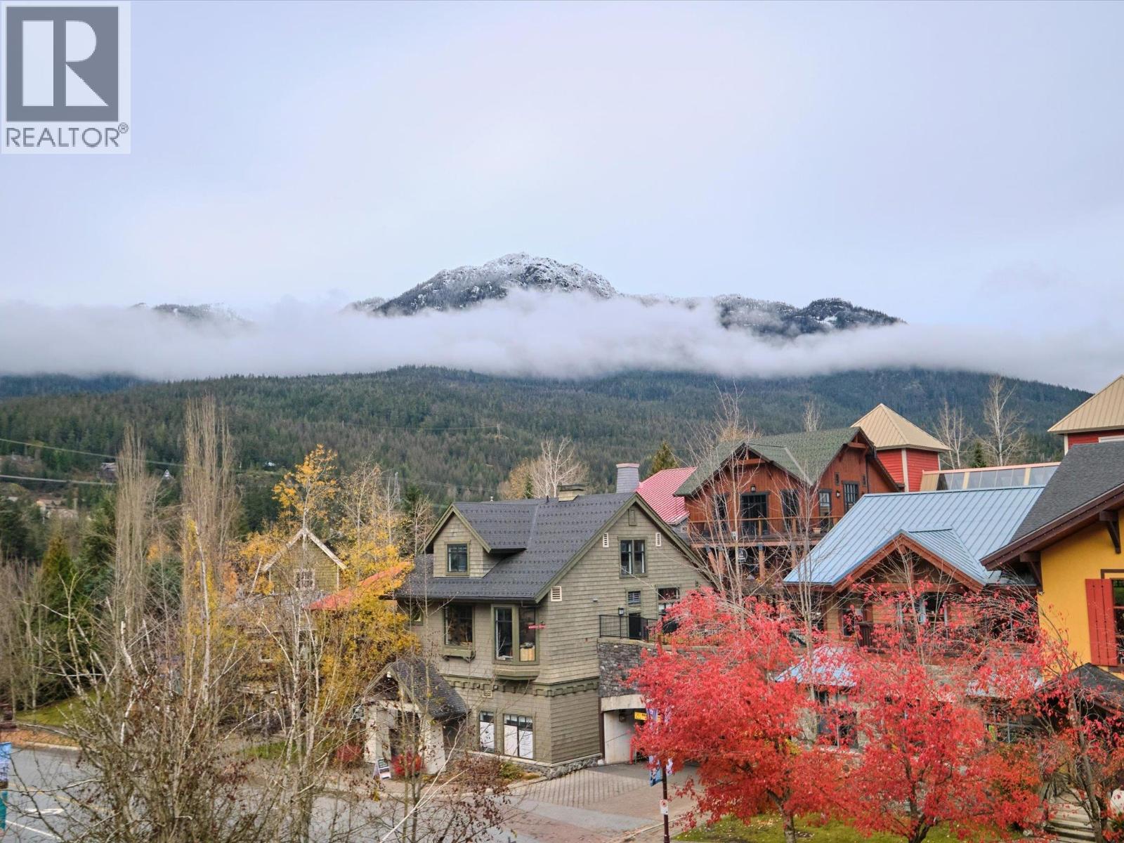 301 2050 LAKE PLACID ROAD, Whistler