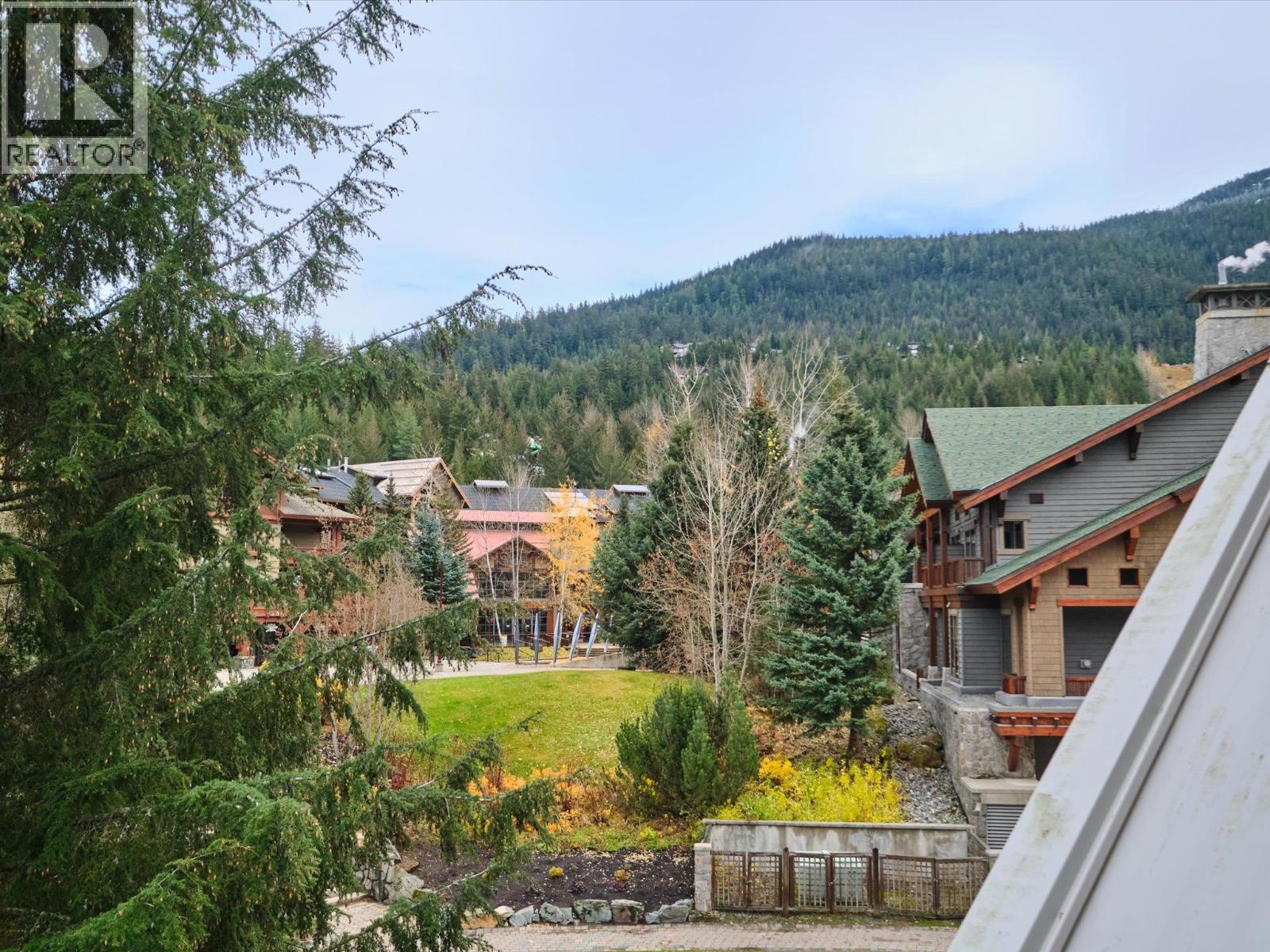 301 2050 LAKE PLACID ROAD, Whistler