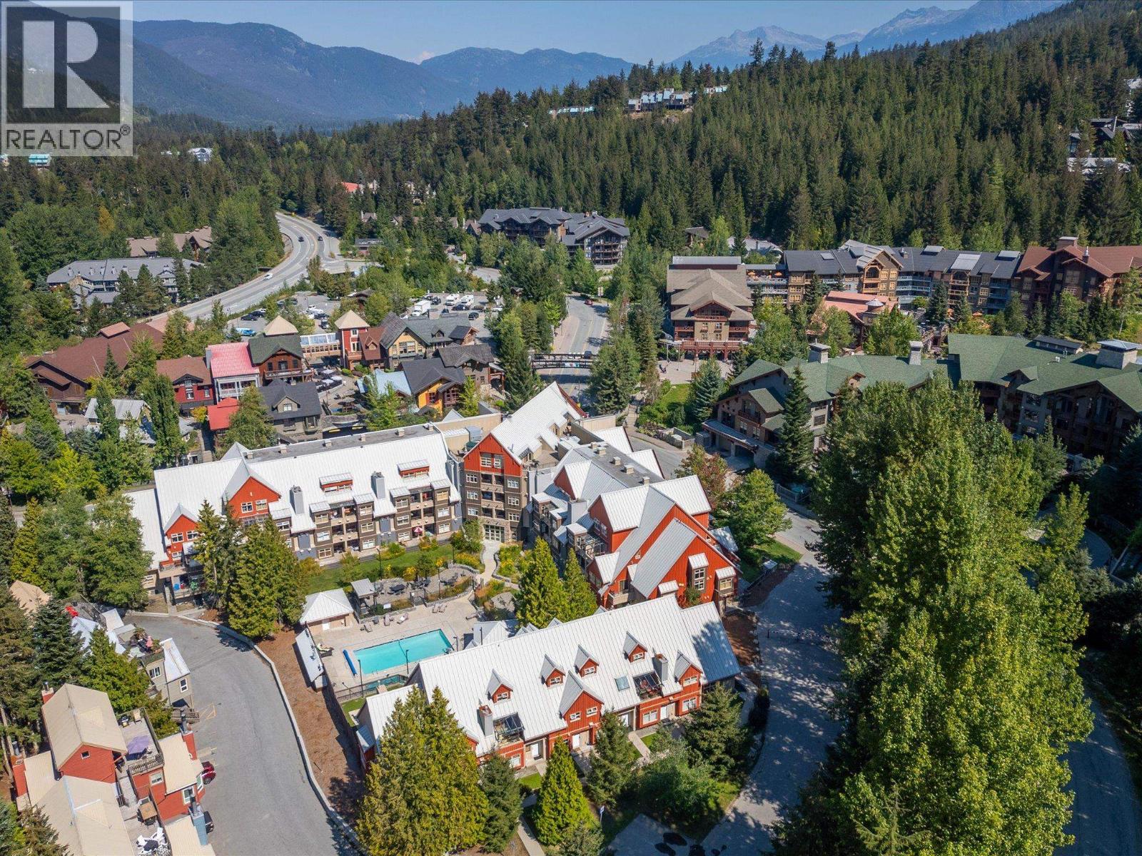 301 2050 LAKE PLACID ROAD, Whistler