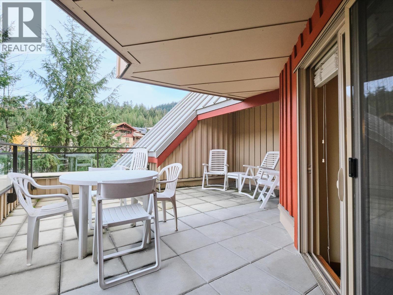 301 2050 LAKE PLACID ROAD, Whistler