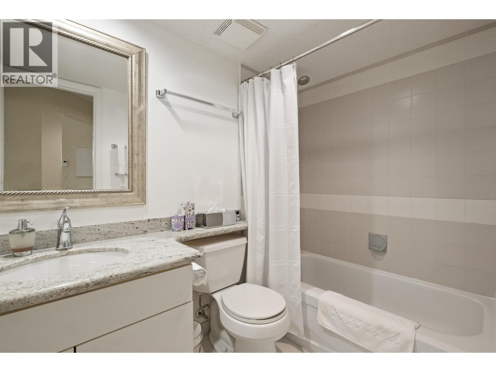 301 2050 LAKE PLACID ROAD, Whistler