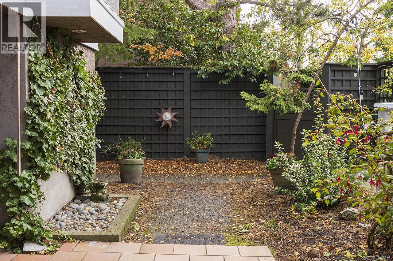  215 Mary Street, Victoria