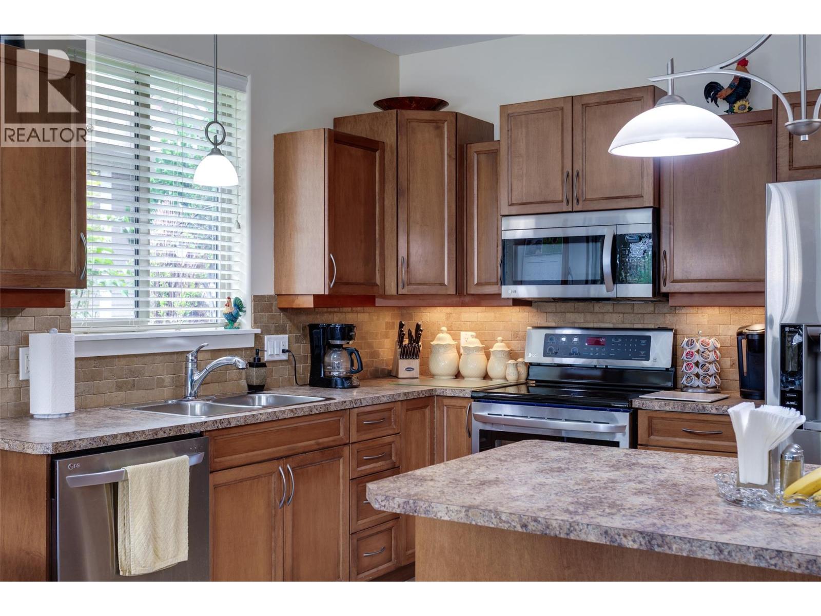 254 4035 Gellatly Road South, West Kelowna