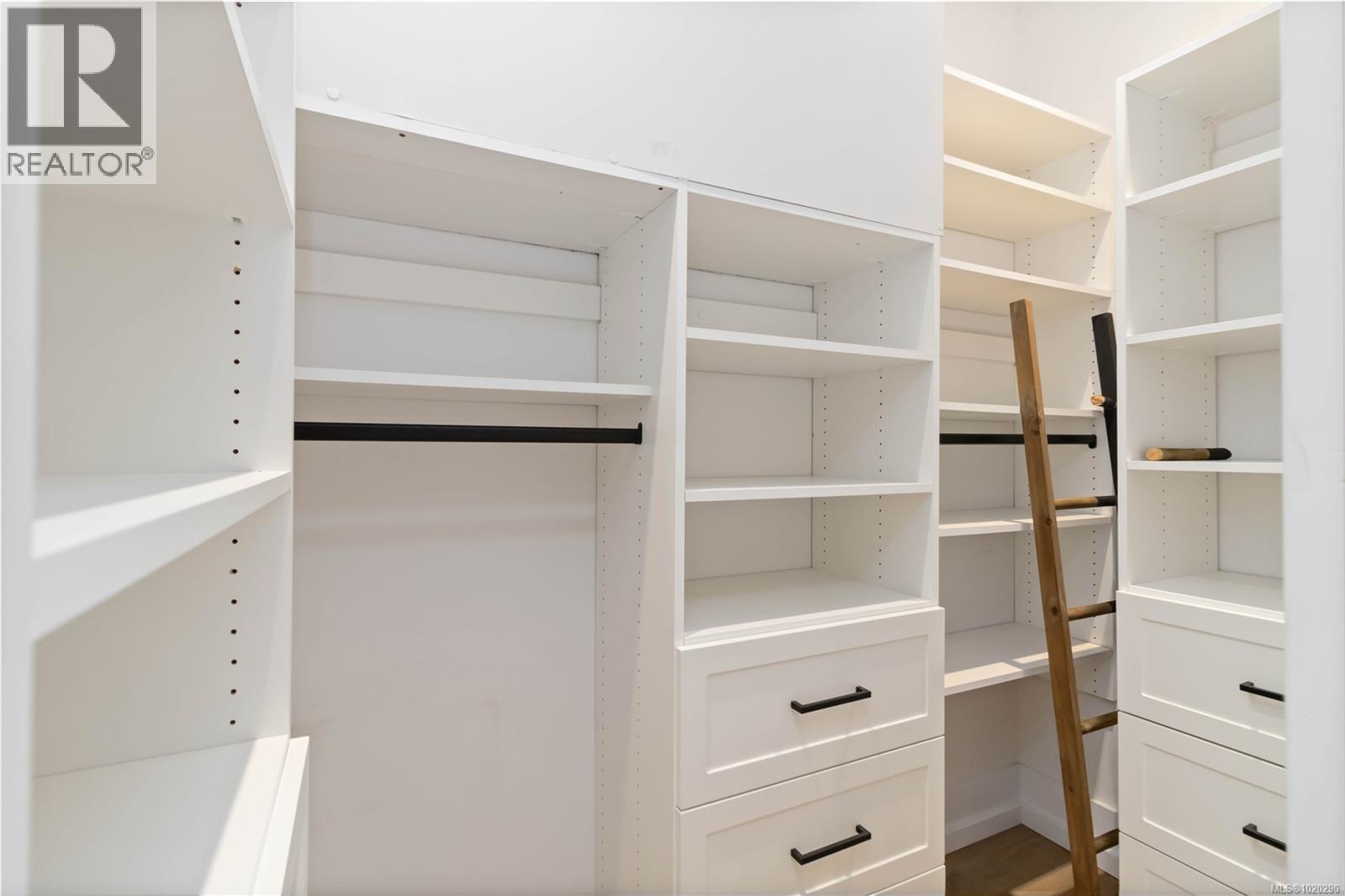 2710 Moncur Rd, Shawnigan Lake