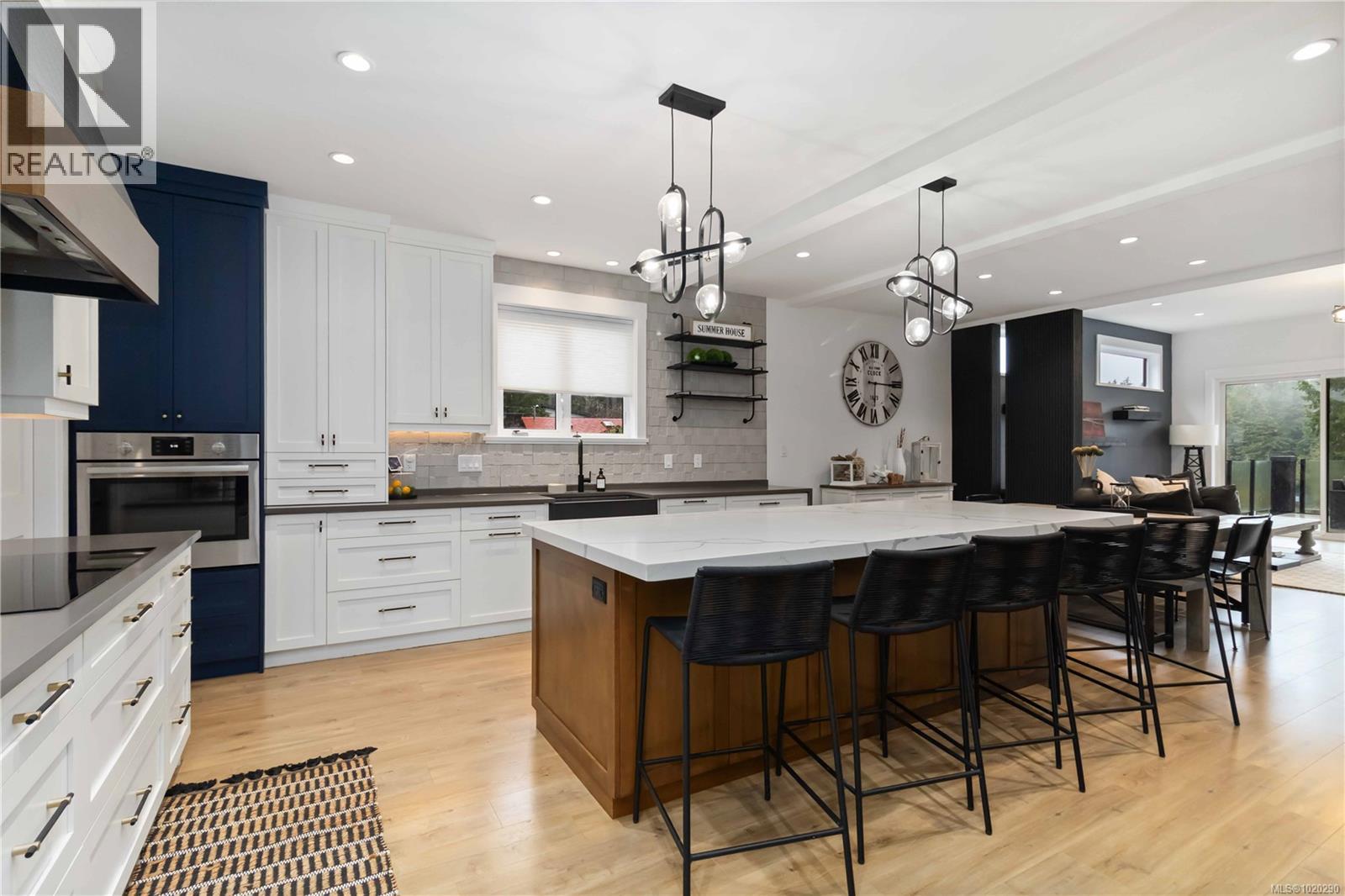 2710 Moncur Rd - 2