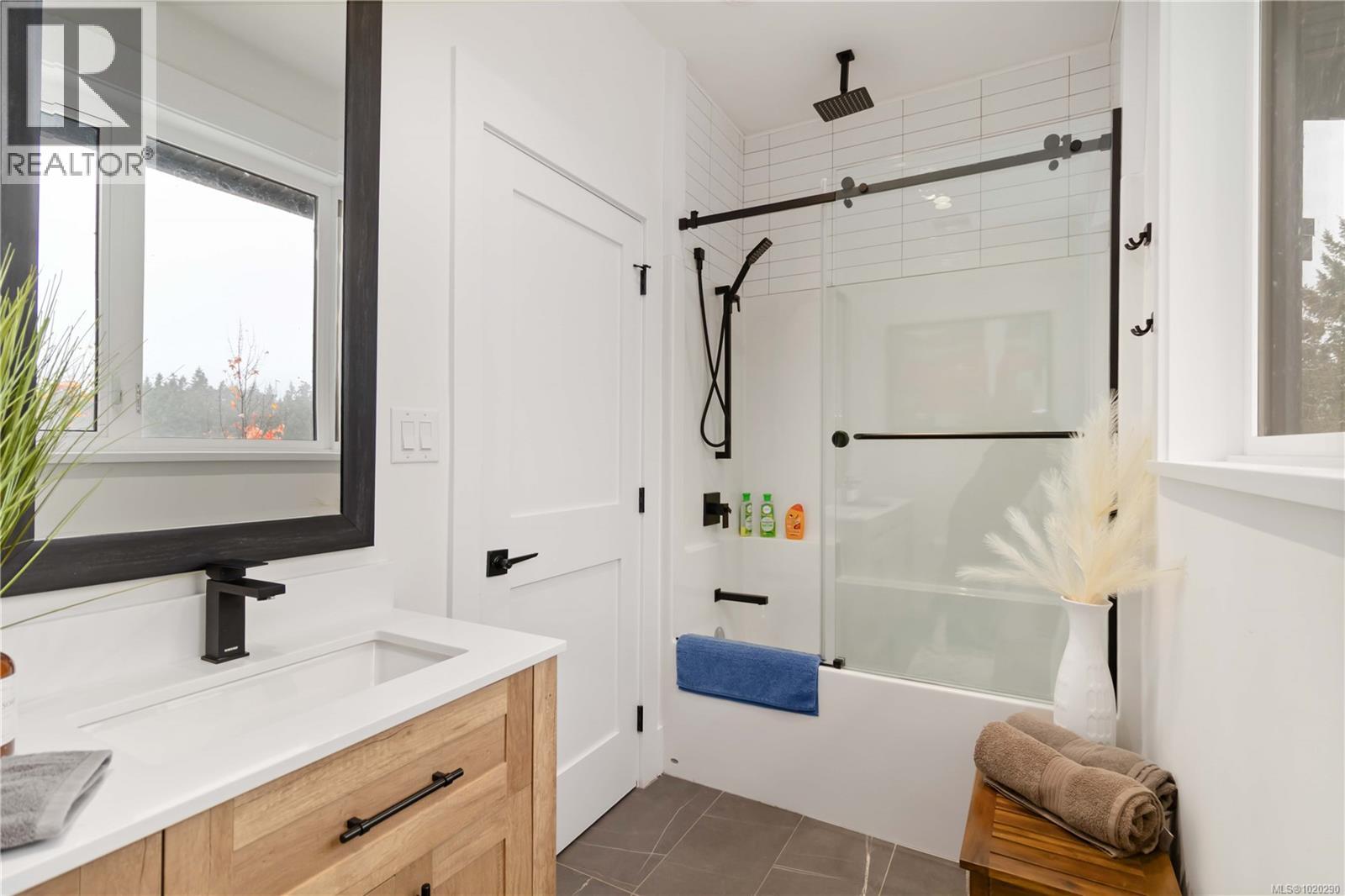 2710 Moncur Rd, Shawnigan Lake