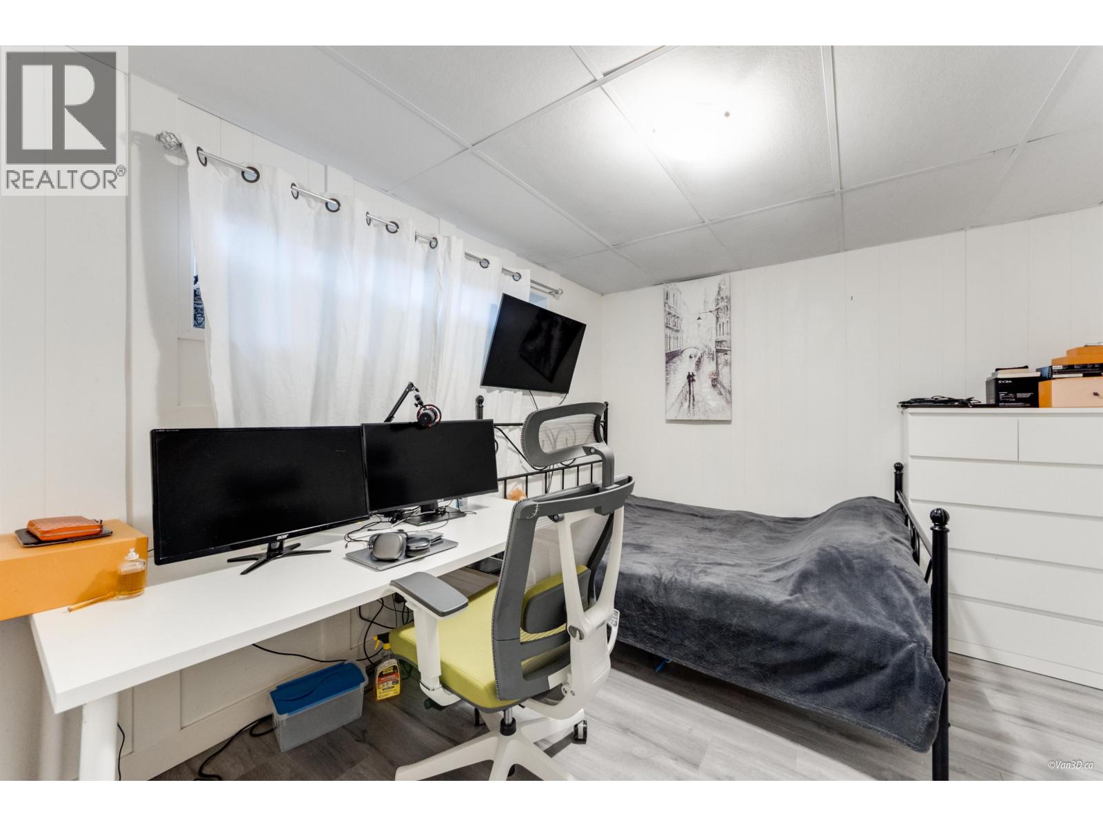 6593 LOCHDALE STREET, Burnaby