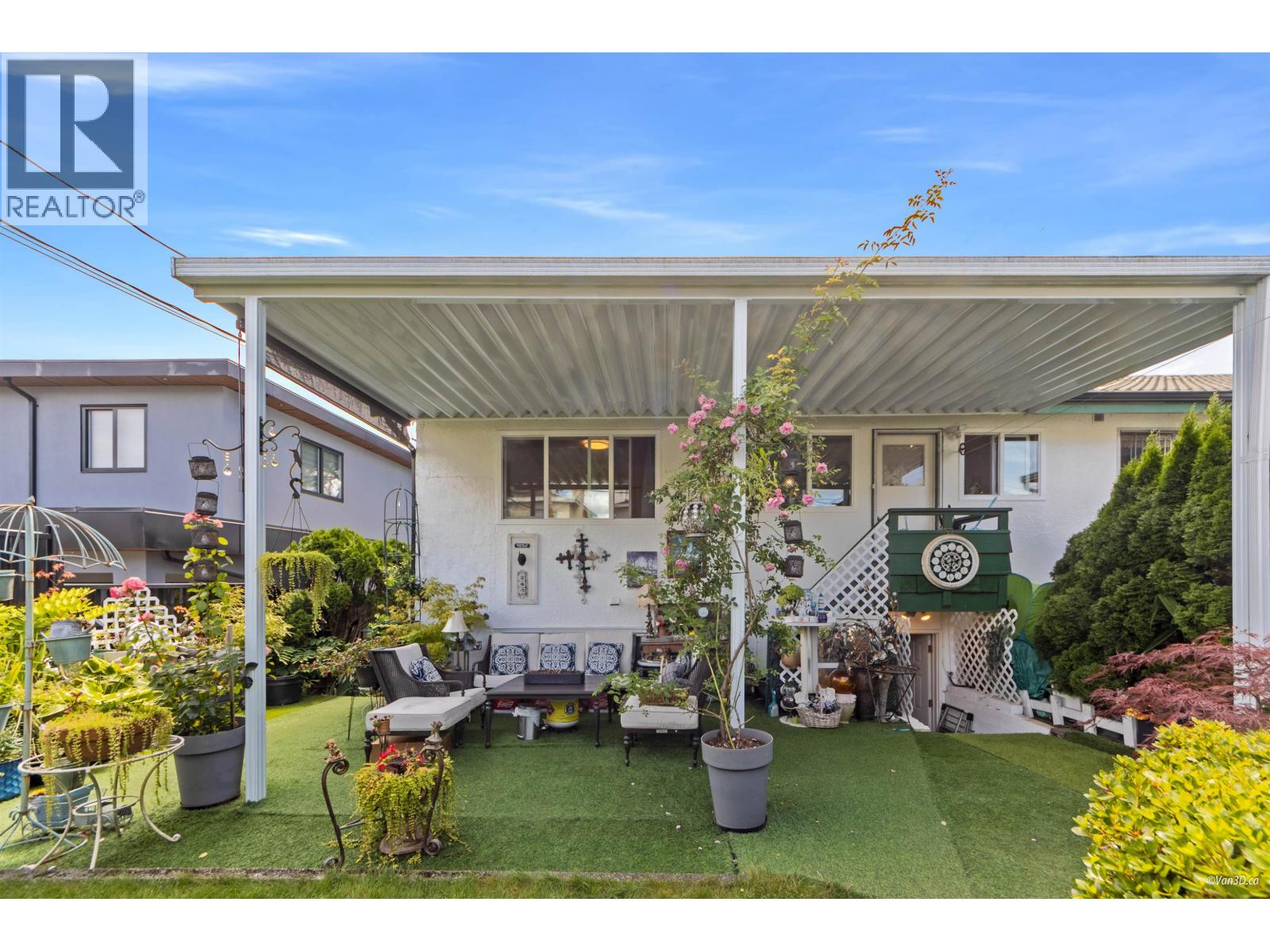 6593 LOCHDALE STREET, Burnaby