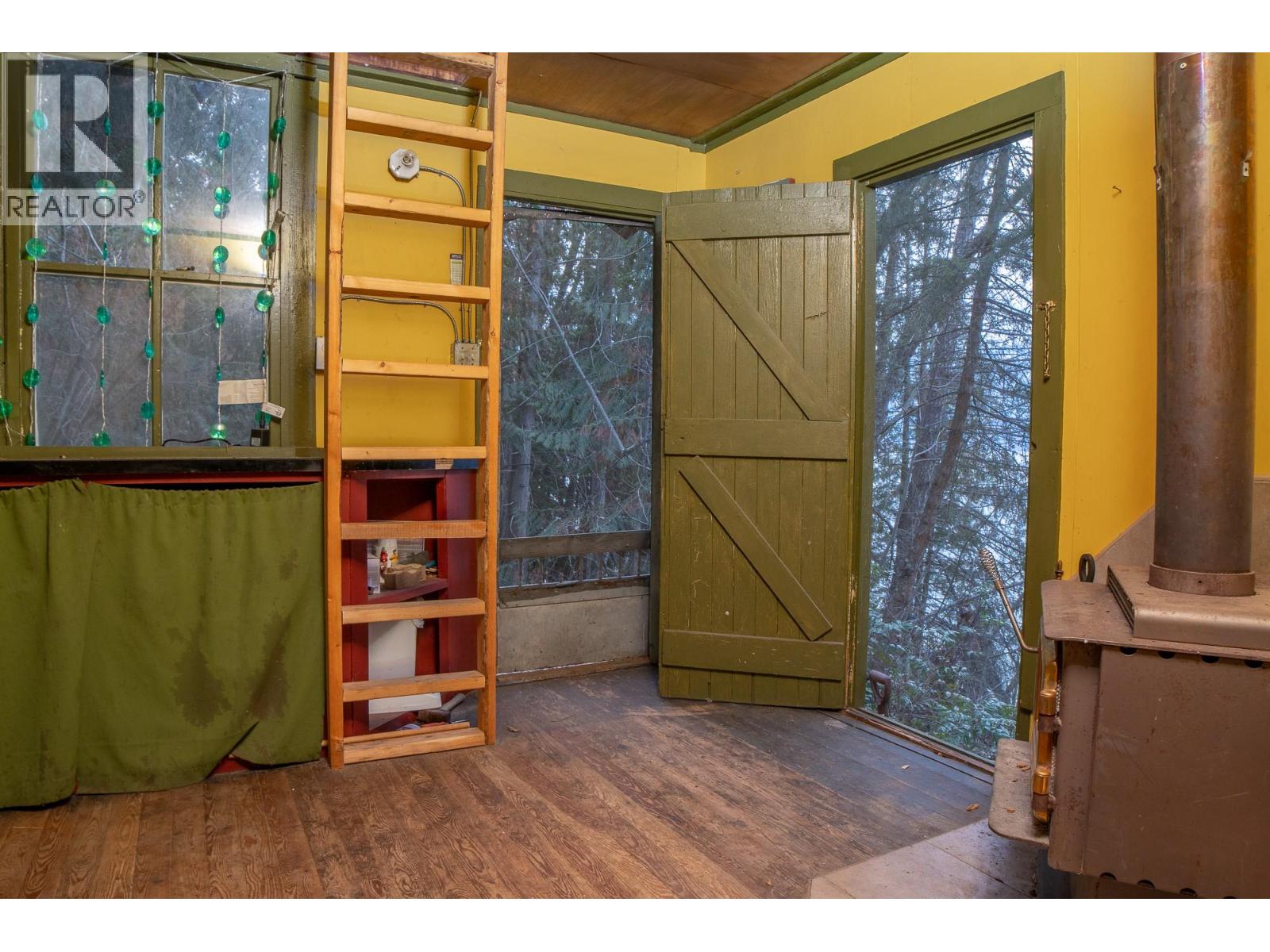 9308 MAIN STREET - 23