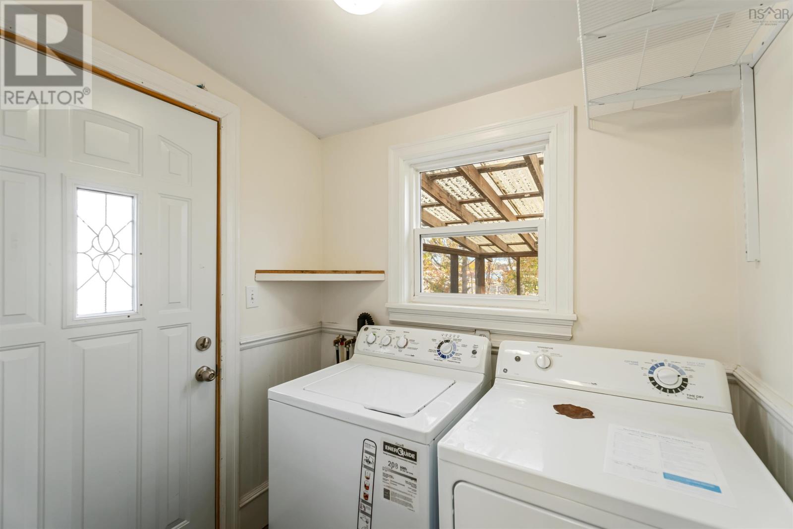 Property 14 of 47 of 8911 Commercial Street