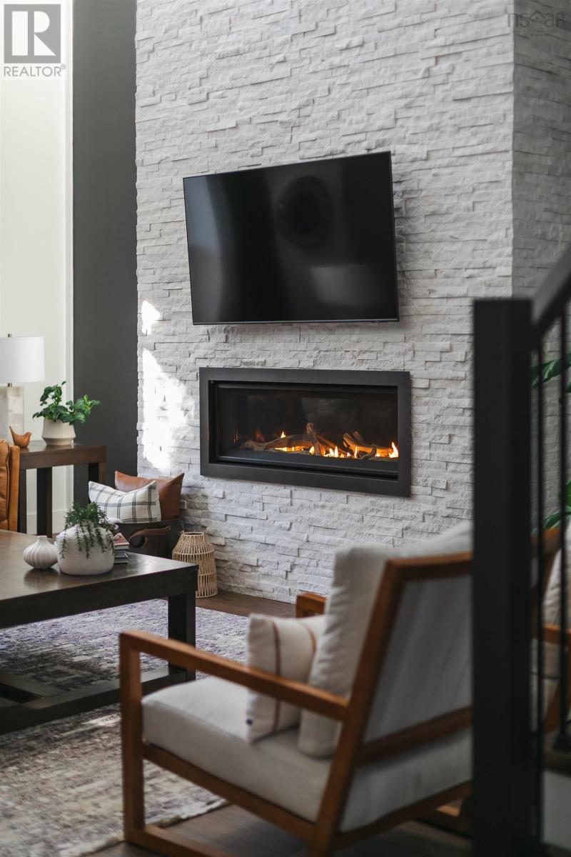 Property 18 of 51 of 33 Merlot Court