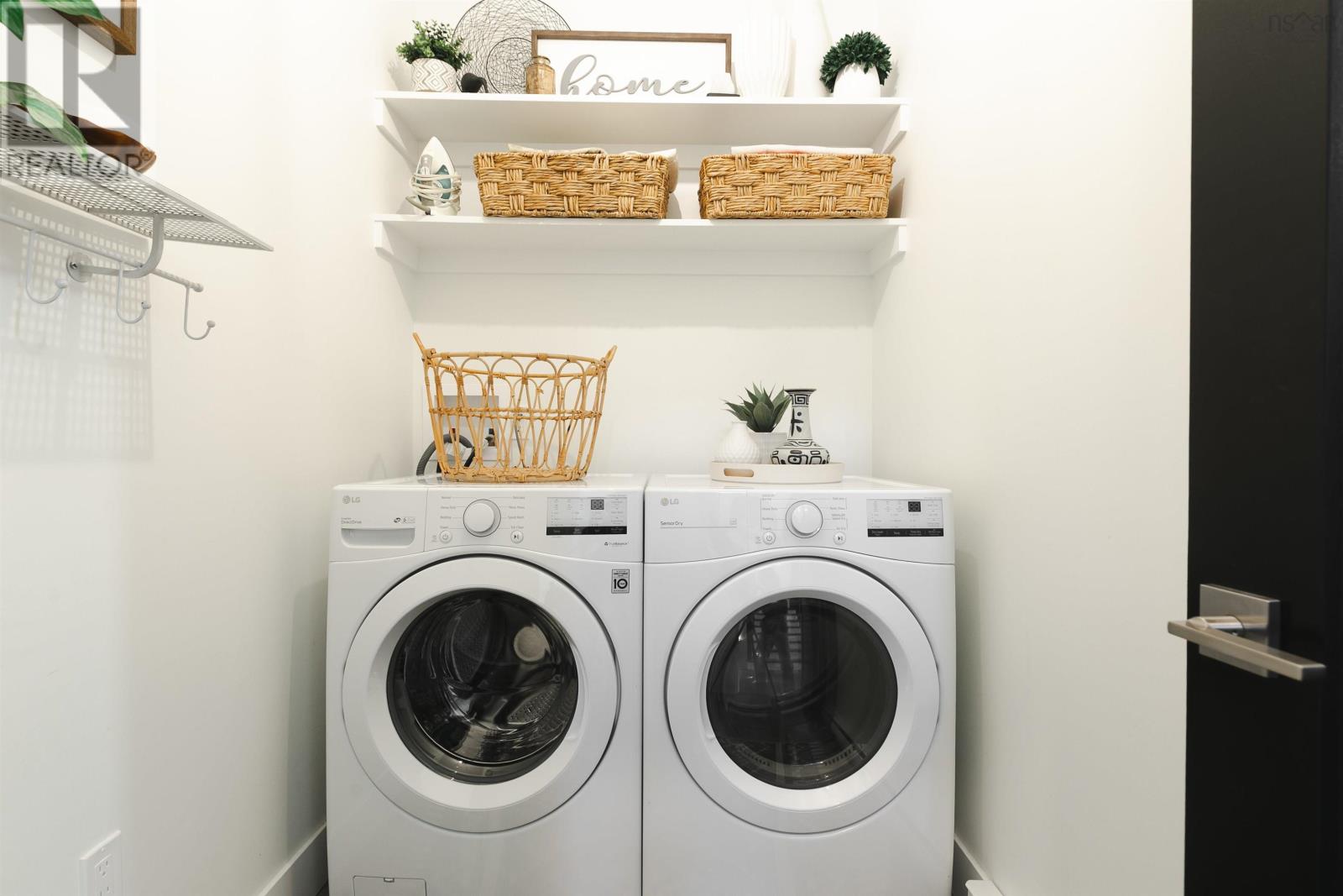 Property 31 of 51 of 33 Merlot Court