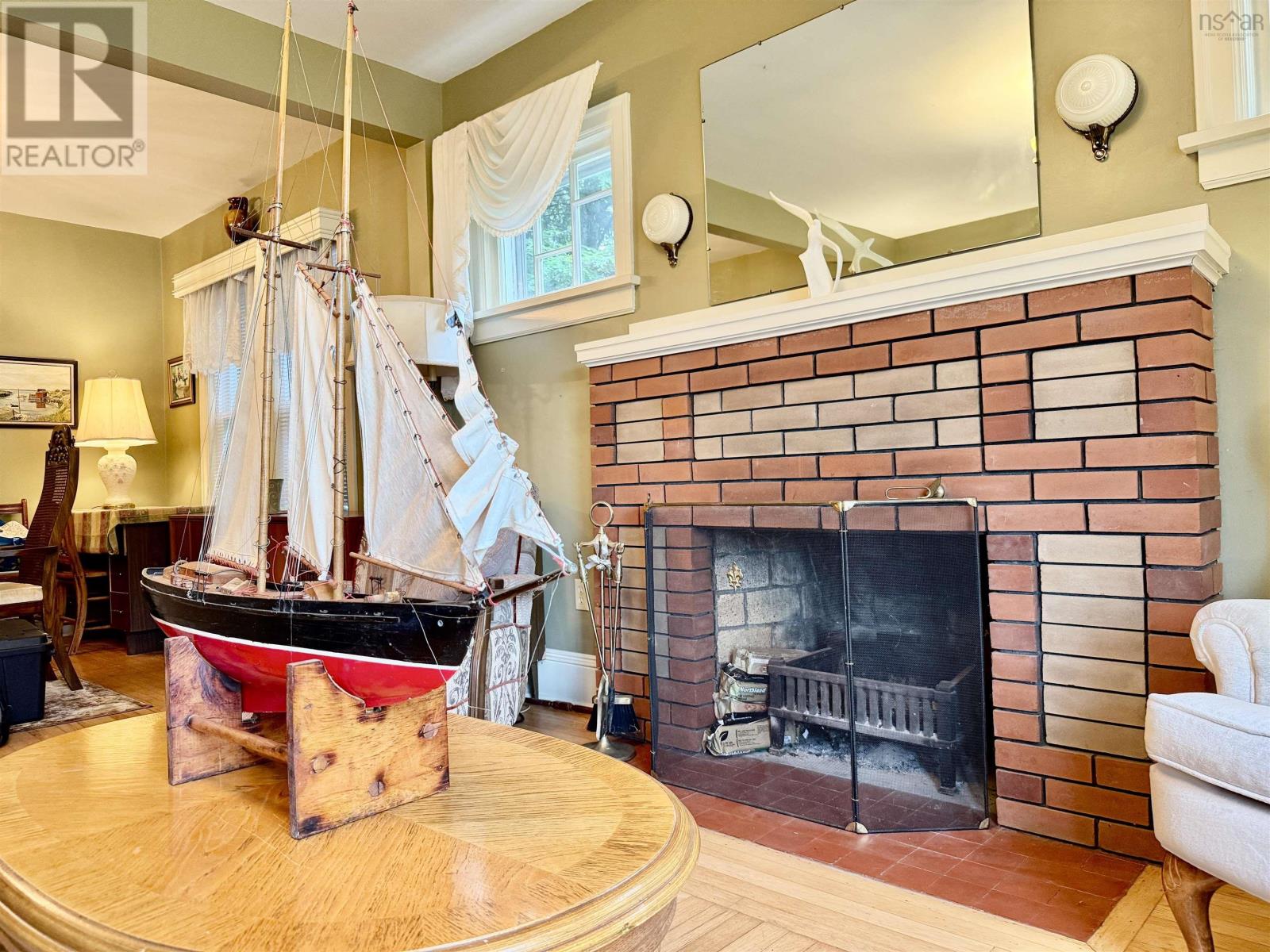 Property 14 of 44 of 70 Victoria Road