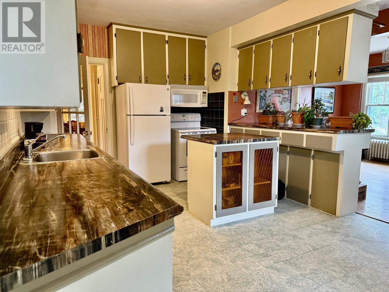 Property 20 of 44 of 70 Victoria Road