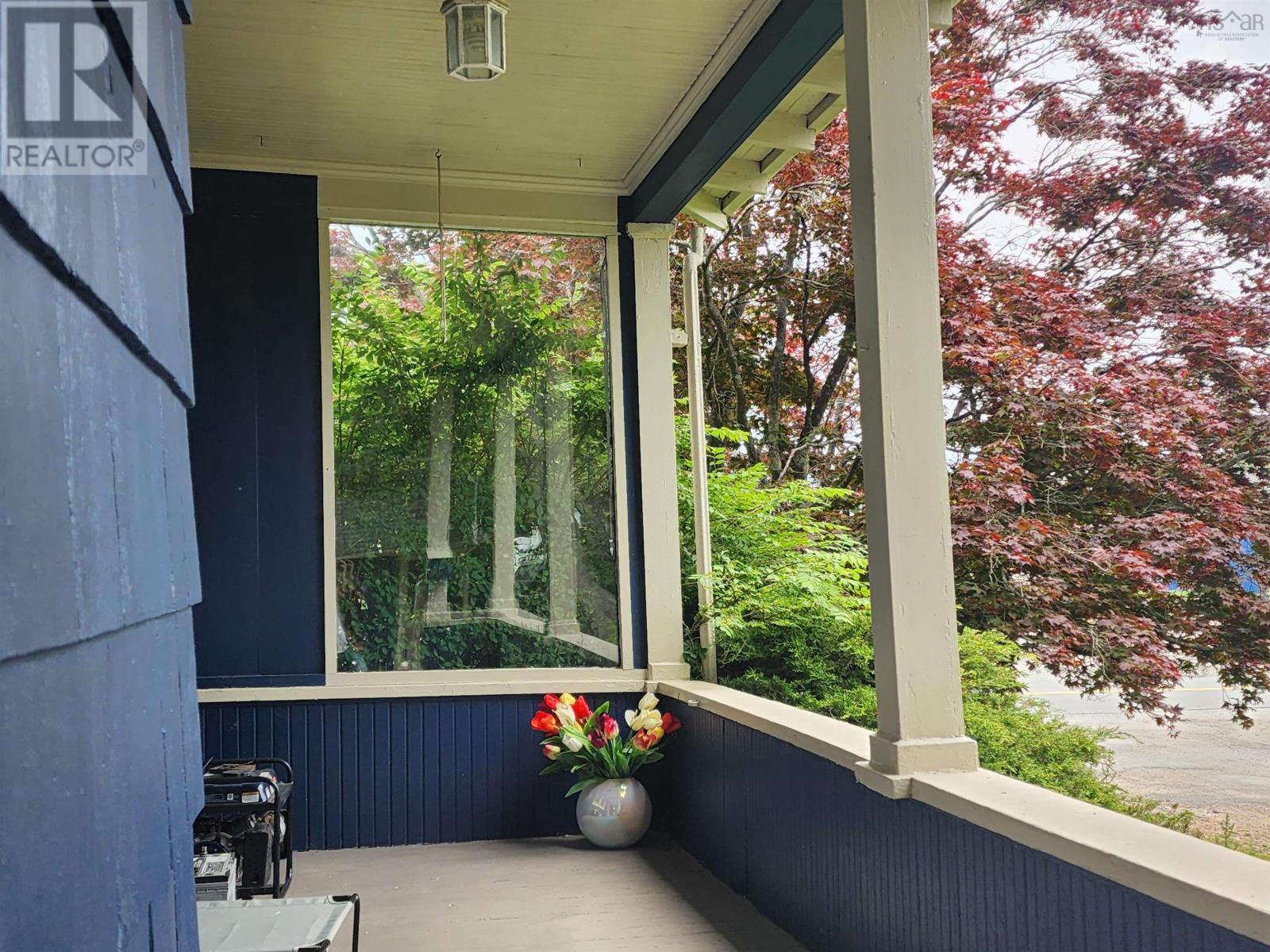 Property 36 of 44 of 70 Victoria Road