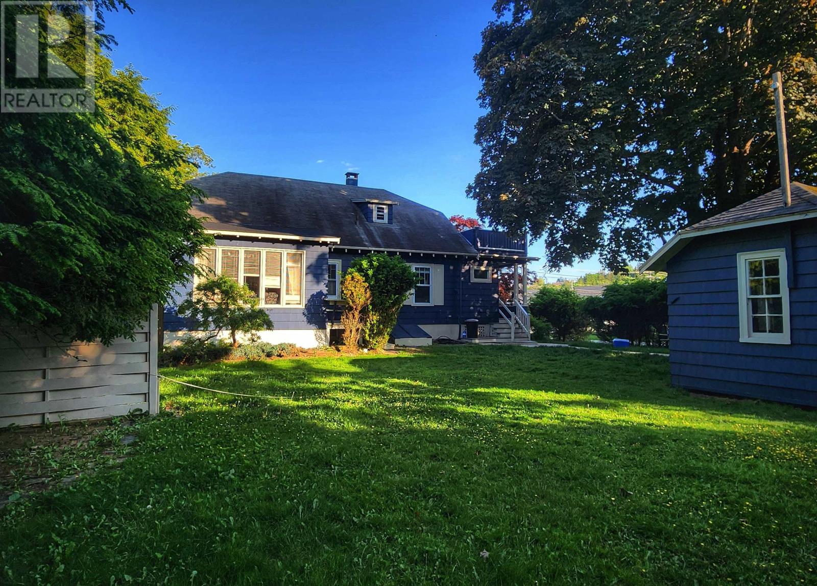 Property 4 of 44 of 70 Victoria Road