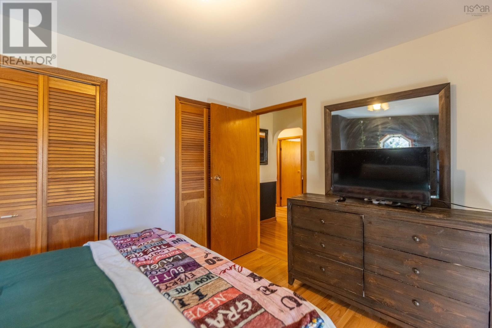 Property 25 of 33 of 67 Charles Street