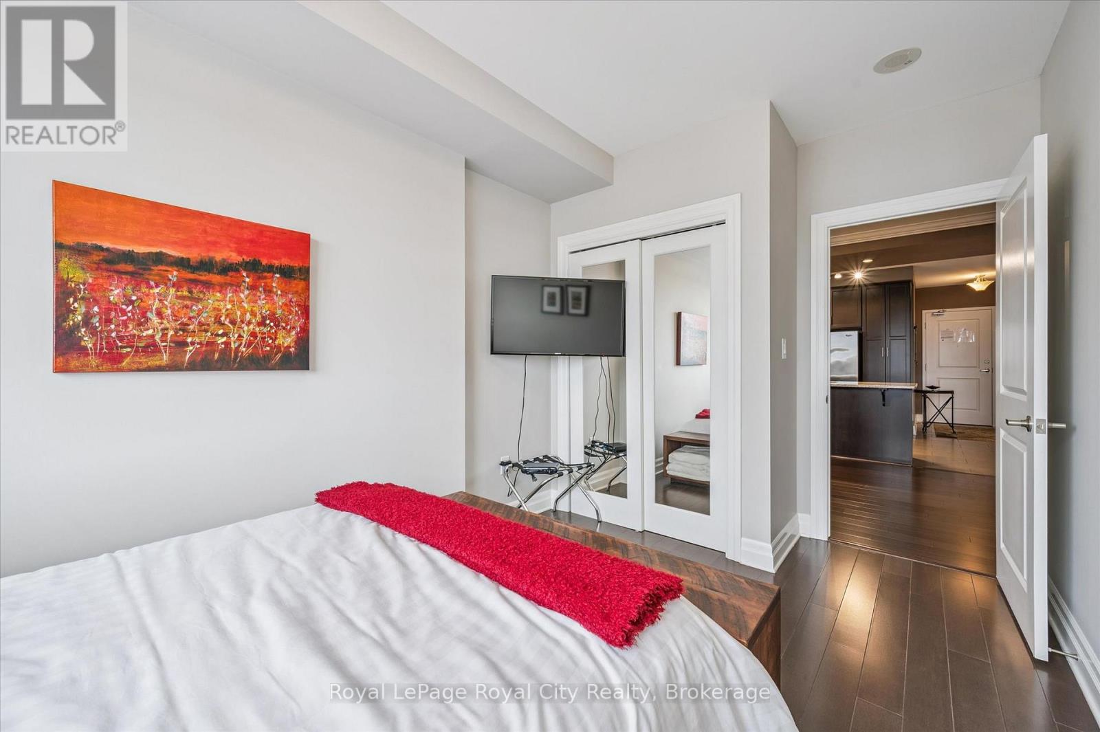 #606 160 MACDONELL STREET - 19