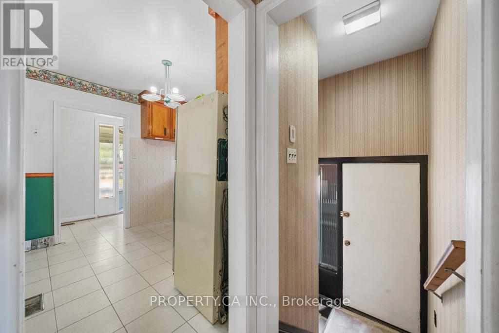 35 FARRELL AVENUE - 13