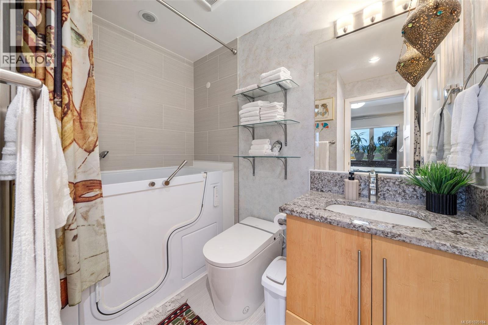 202 6591 Lincroft Rd, Sooke