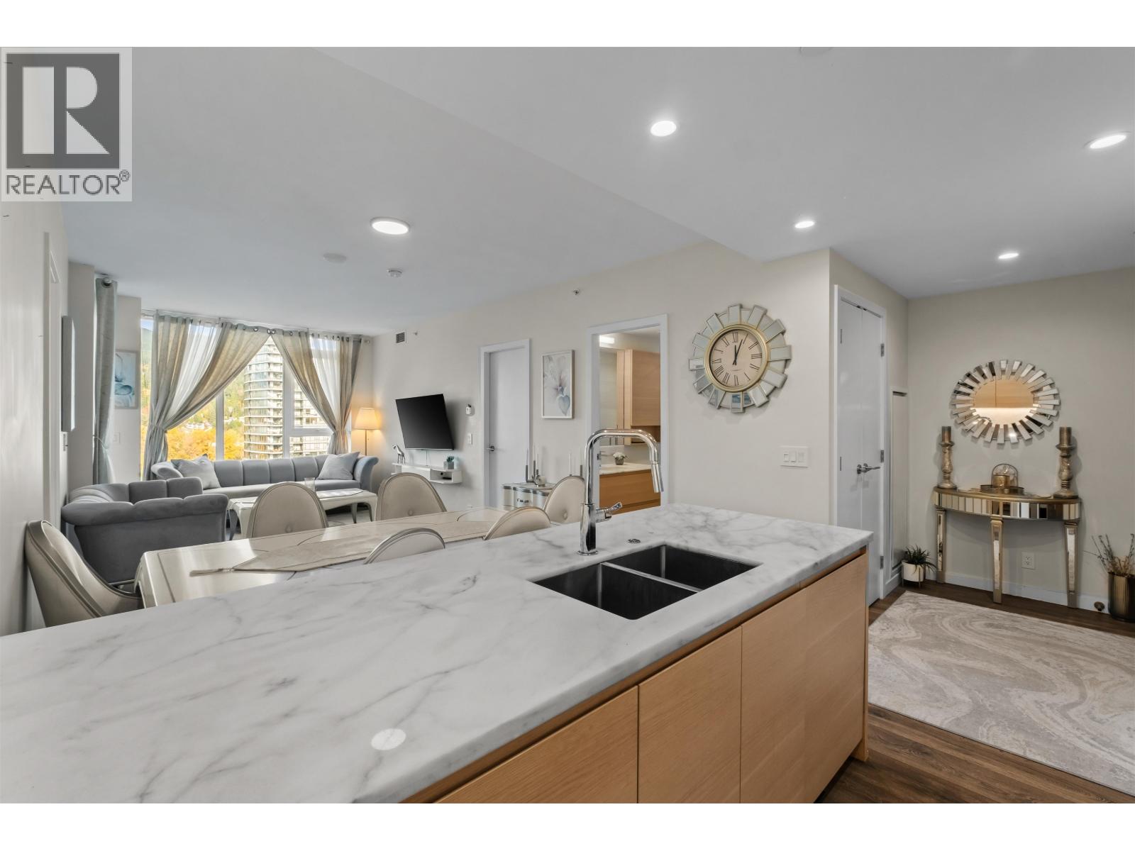 1601 305 MORRISSEY ROAD, Port Moody