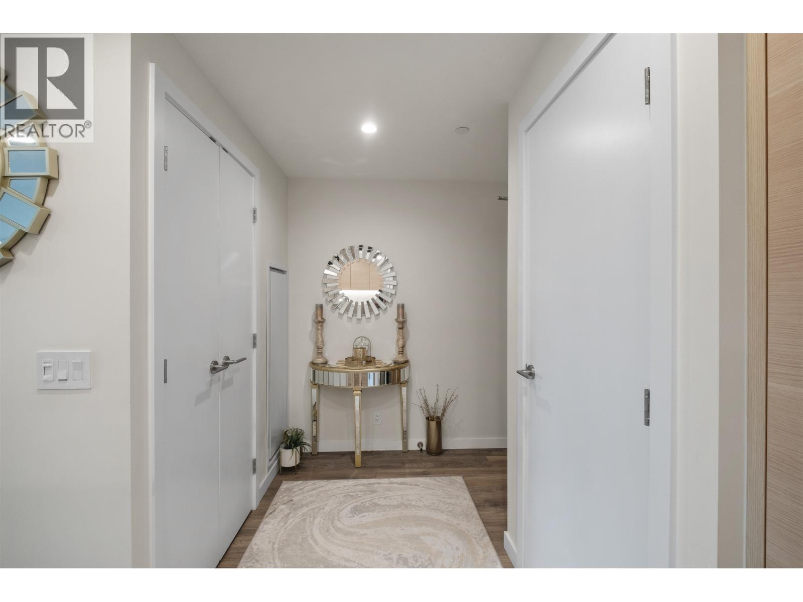 1601 305 MORRISSEY ROAD, Port Moody