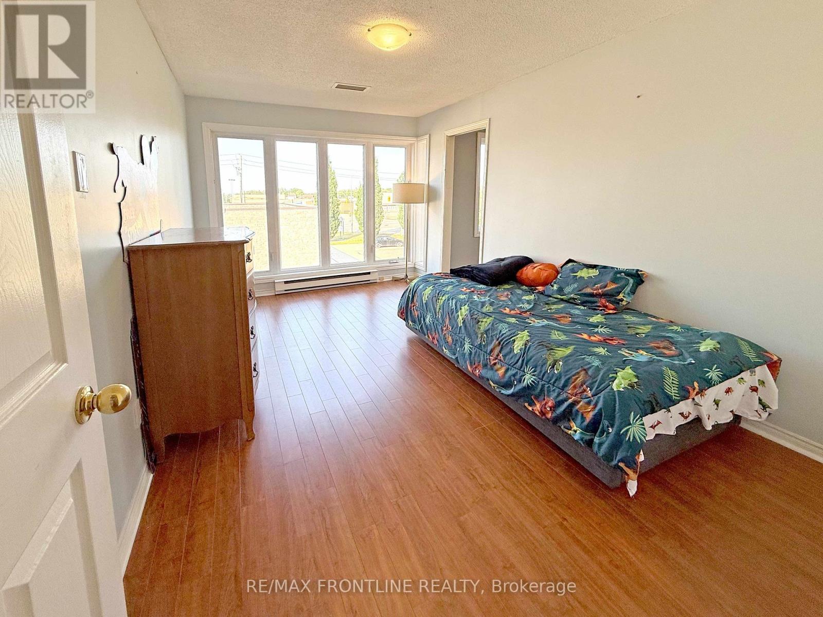 #UNIT #302 10 ARMSTRONG DRIVE - 10