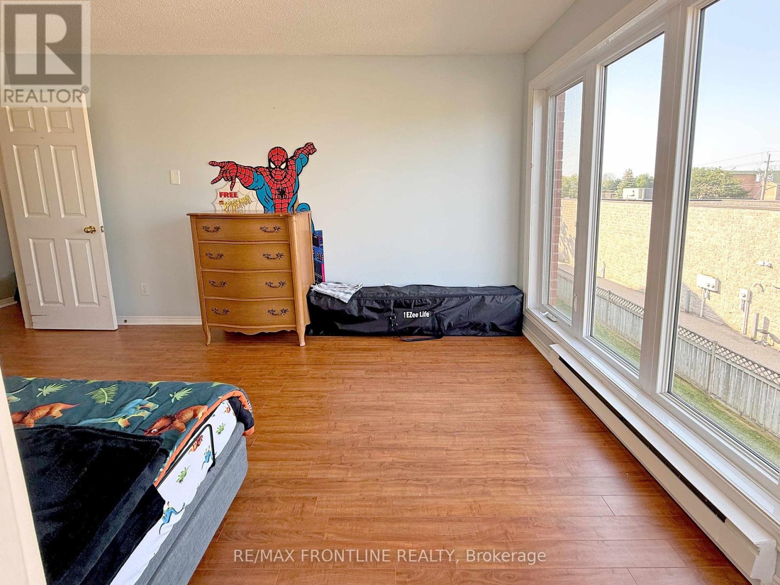 #UNIT #302 10 ARMSTRONG DRIVE - 11