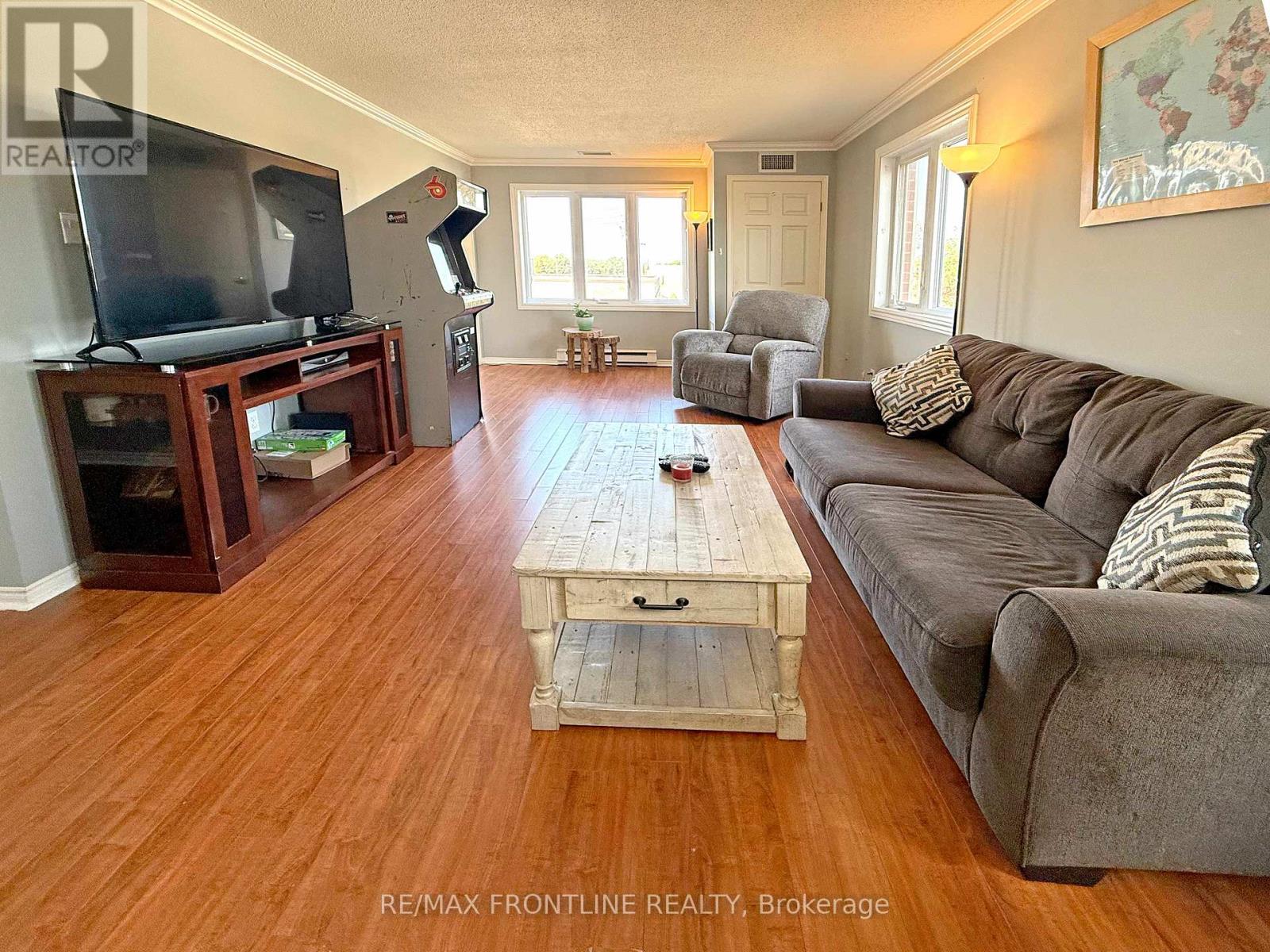 #UNIT #302 10 ARMSTRONG DRIVE - 5