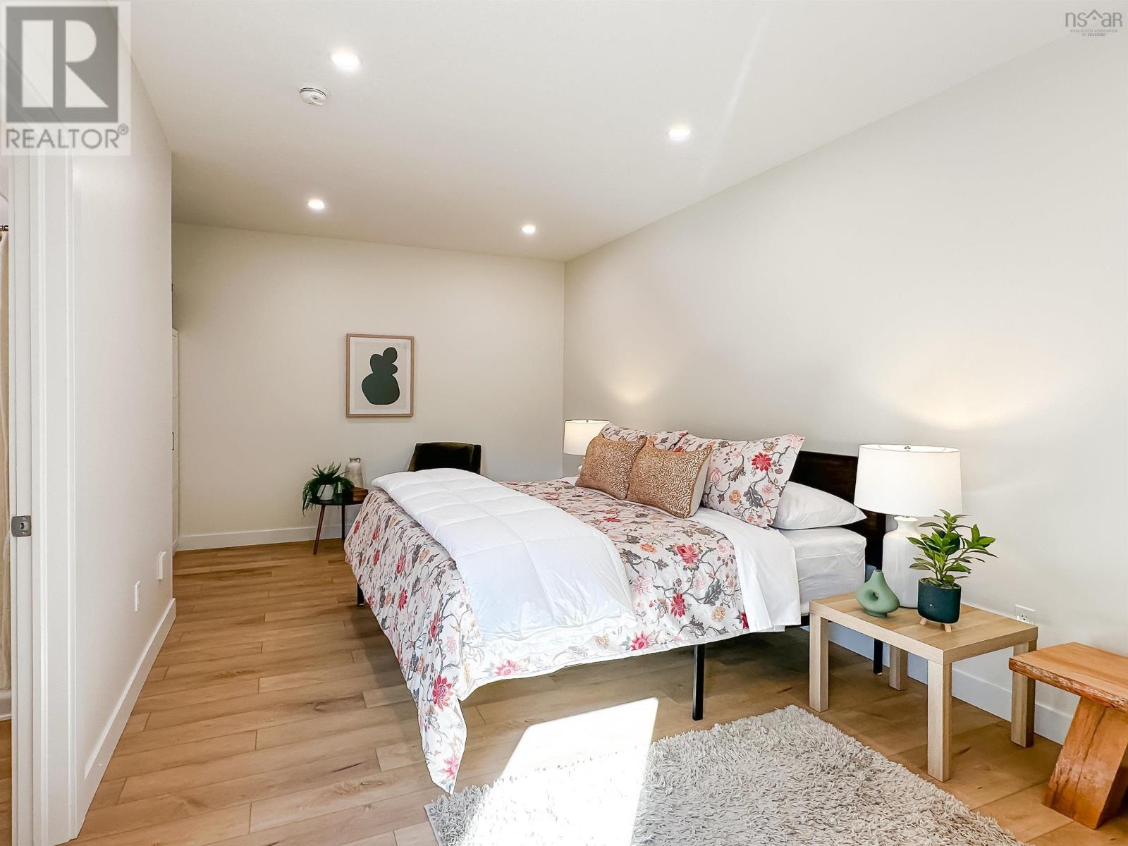 Property 8 of 43 of 298 Lamont Road