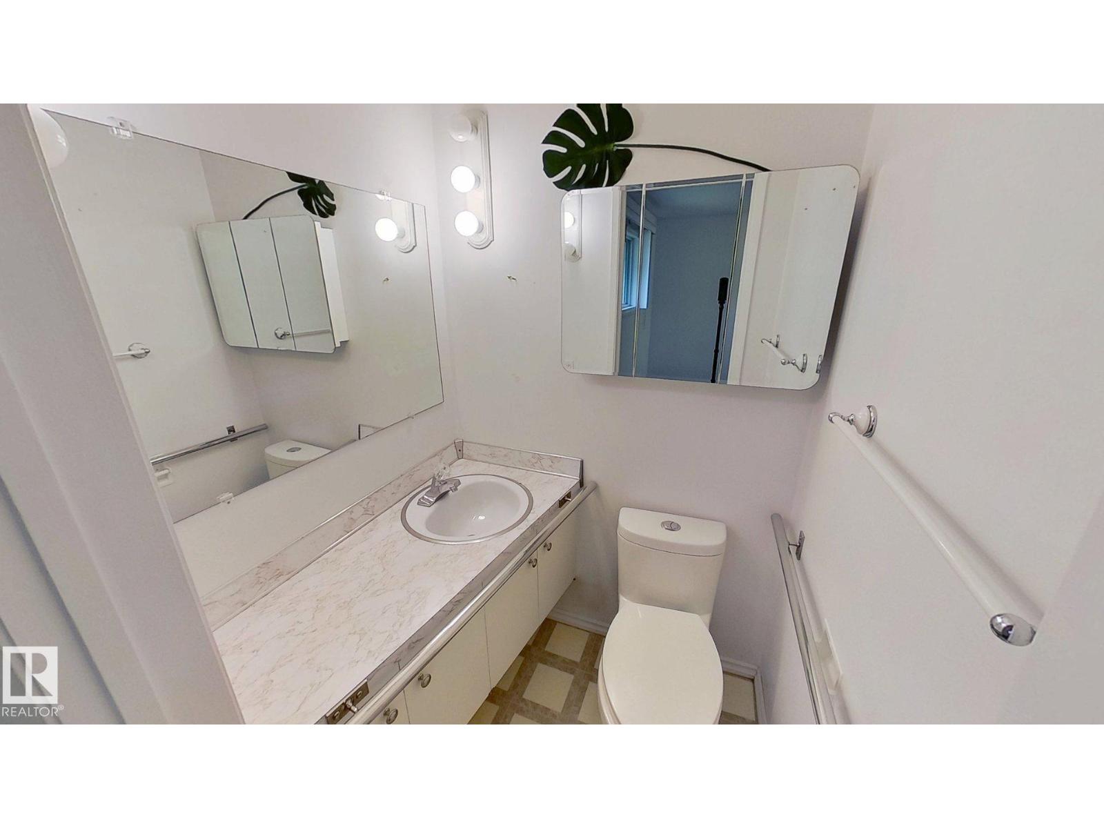 7004 93 AV NW, Edmonton