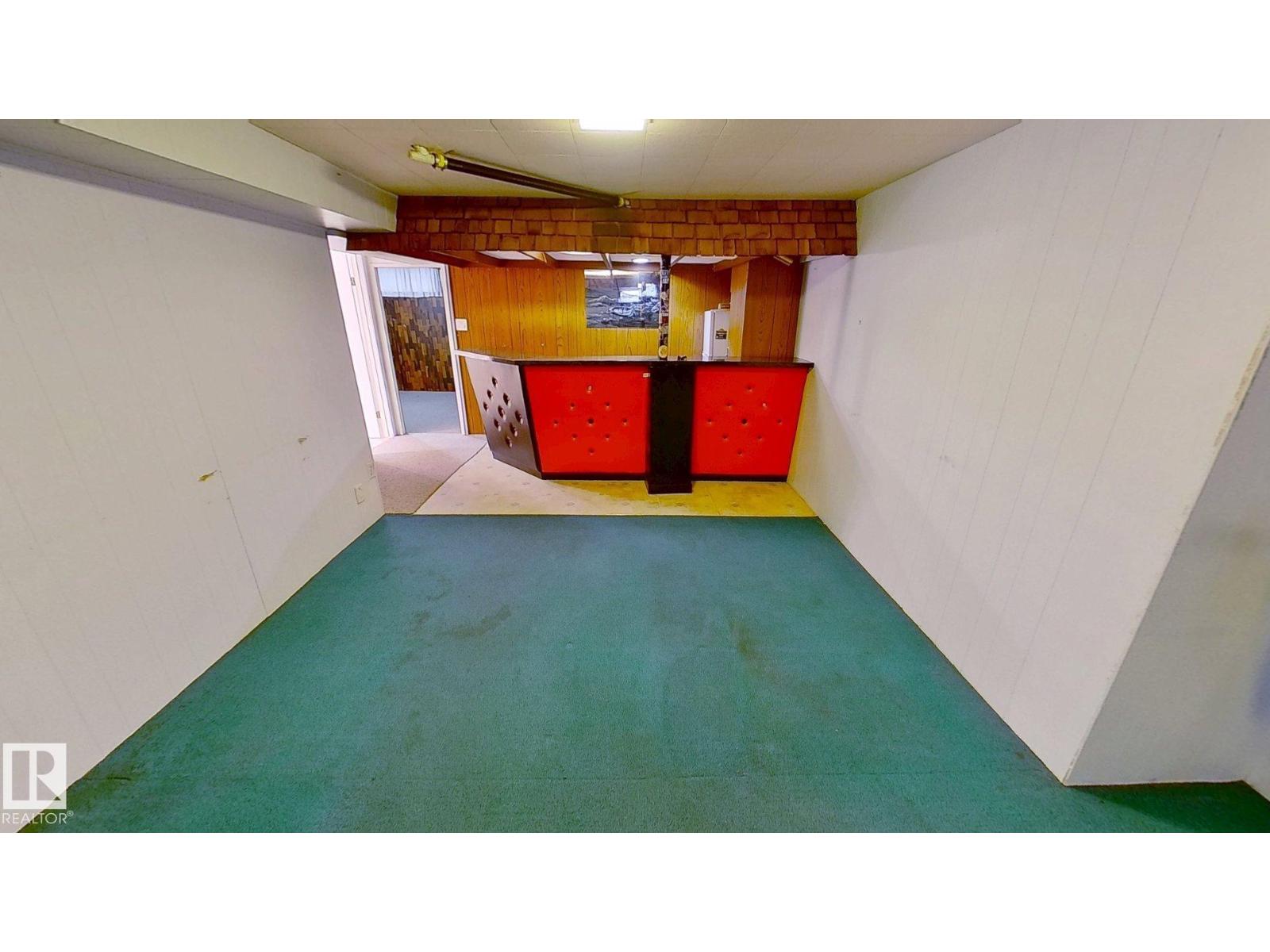 7004 93 AV NW, Edmonton