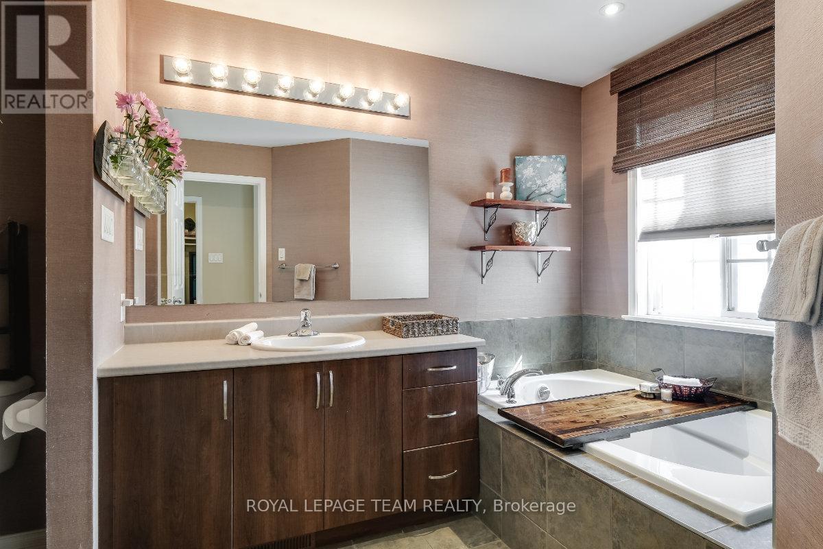 404 HEATHROW PRIVATE - 23