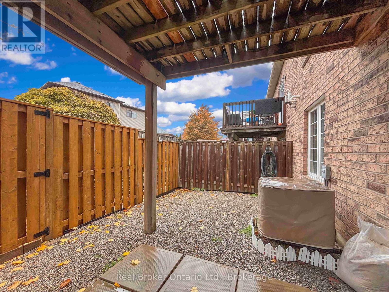 Single Family House Bungalow for Sale in    SOUTHRIDGE DRIVE Hamilton (Mountview) 