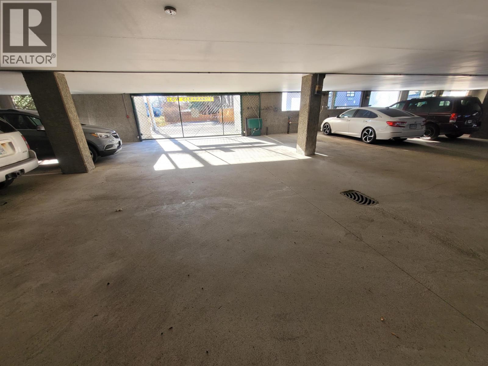 301 1693 6TH AVENUE, Prince George