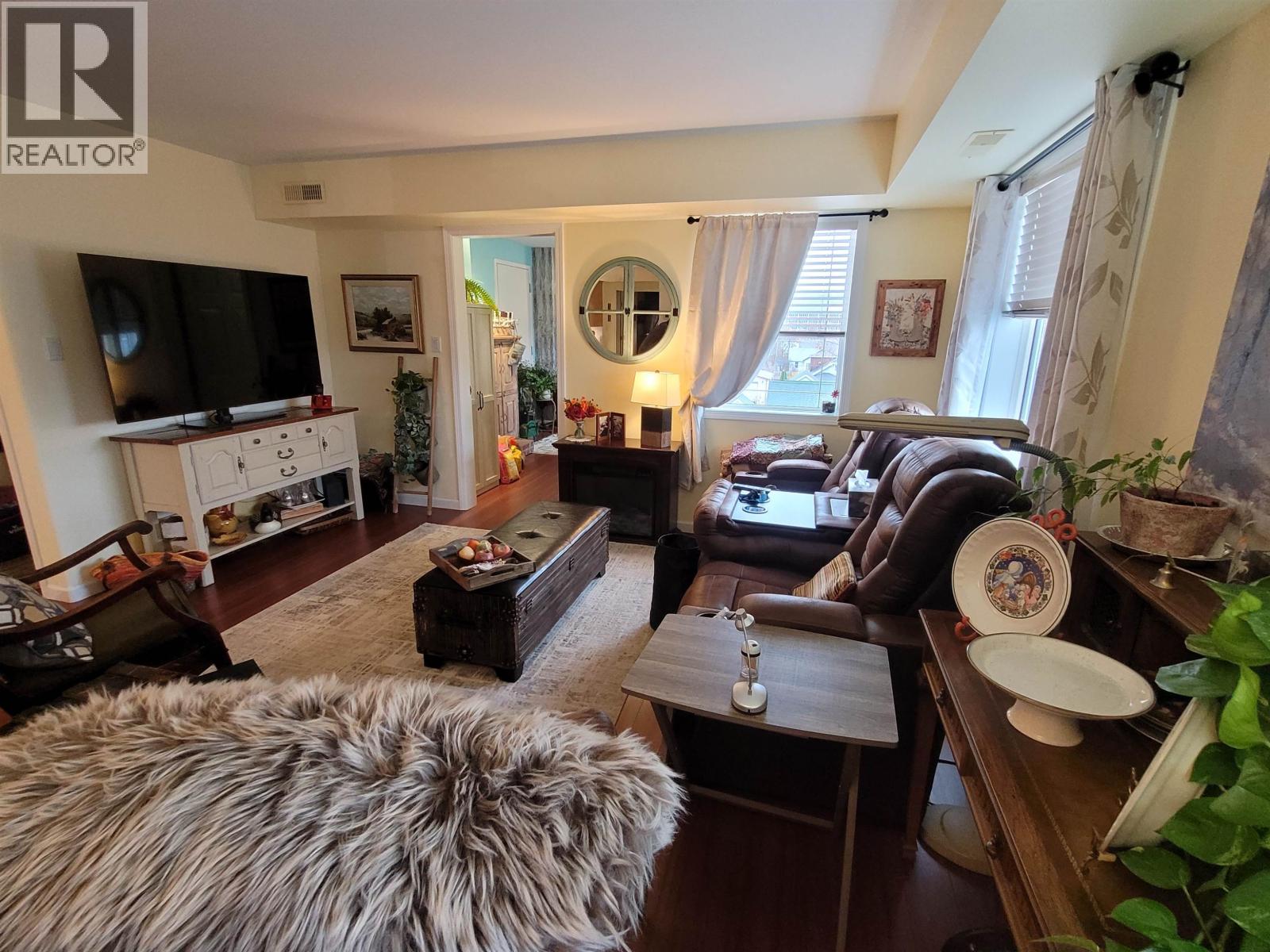 301 1693 6TH AVENUE, Prince George