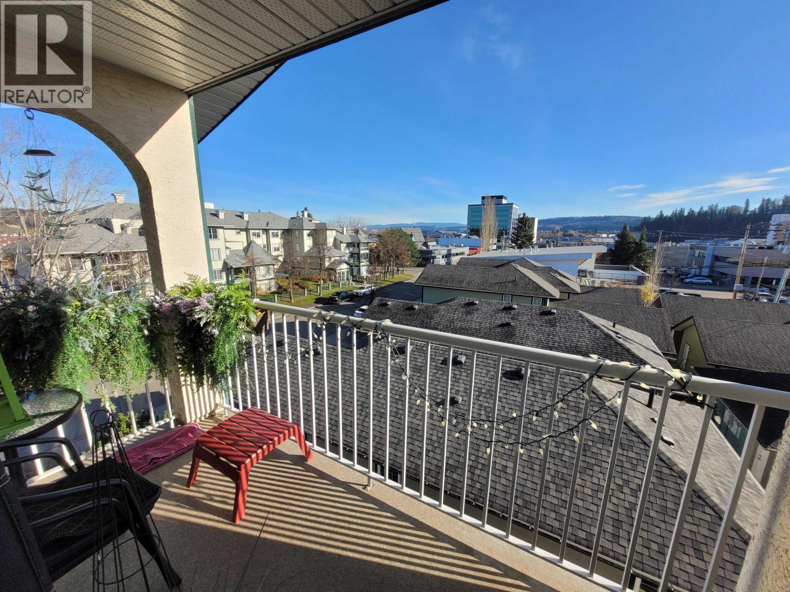 301 1693 6TH AVENUE, Prince George